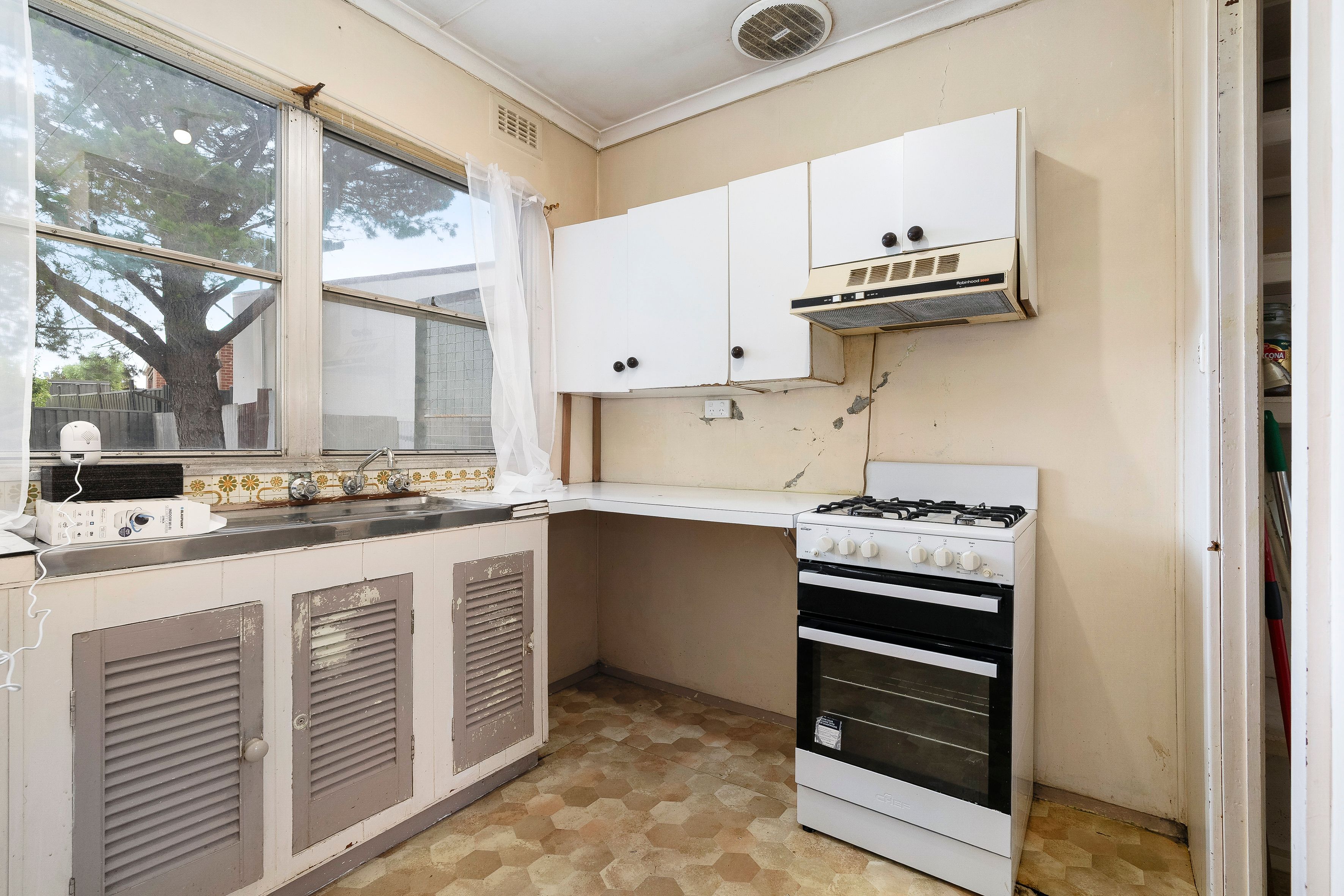 3 Charlton Street — photo 6 of 11