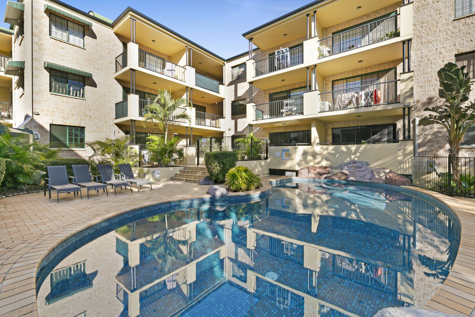 7/152 High Street, Southport, QLD 4215