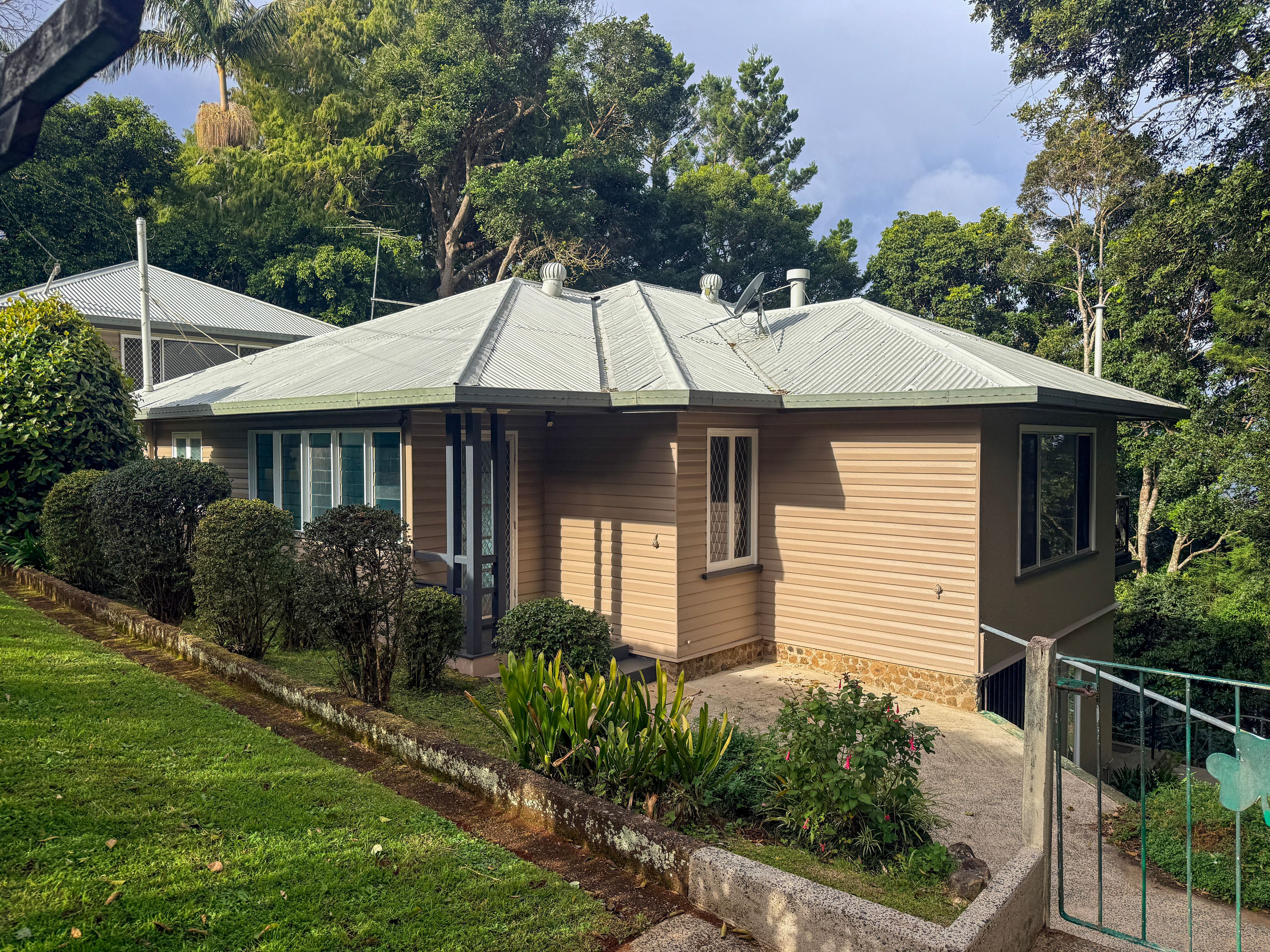 10-14 Palm Grove Avenue, Tamborine Mountain, QLD 4272