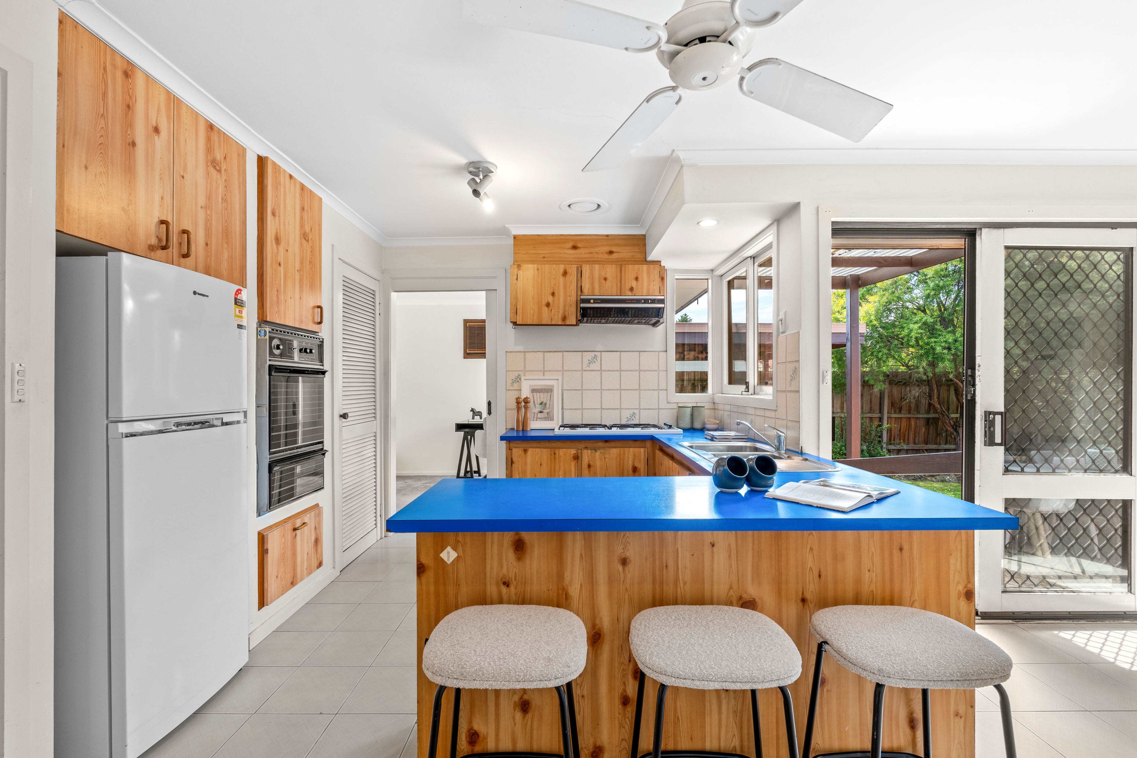 12 Penrith Crescent — photo 5 of 16