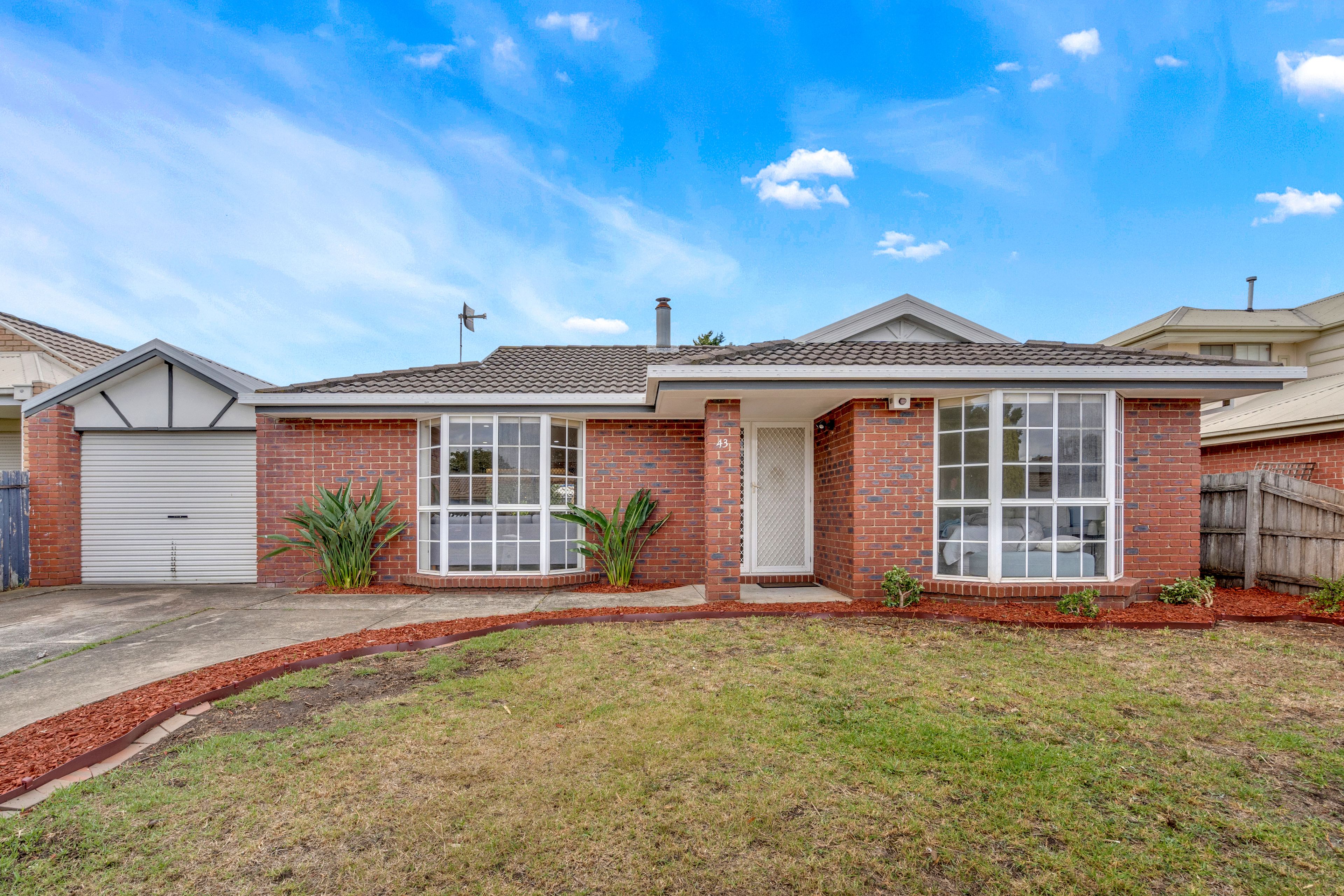 43 Stainsby Crescent, Roxburgh Park, VIC 3064