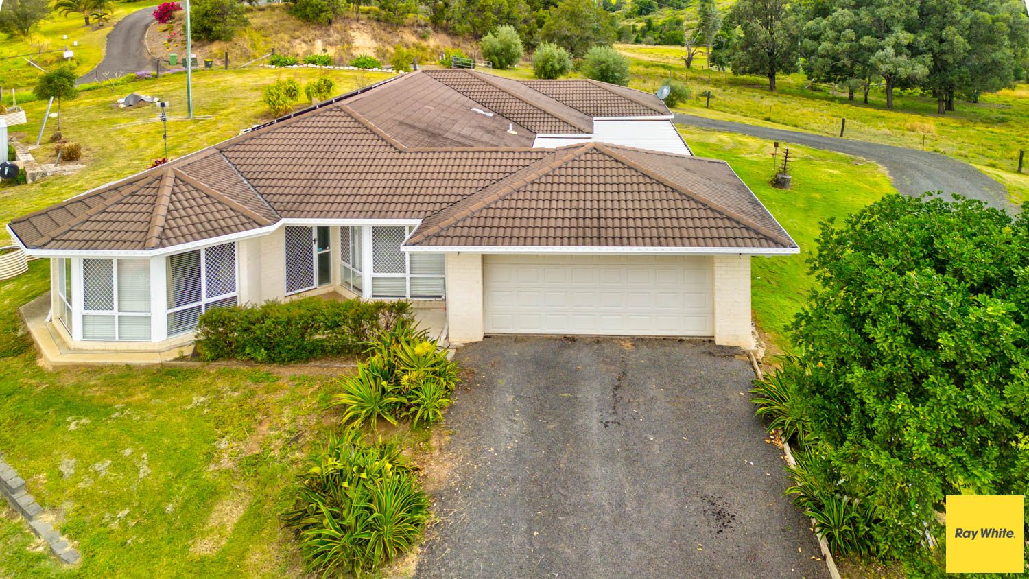 42 Lowood Hills Road, Lowood QLD 4311