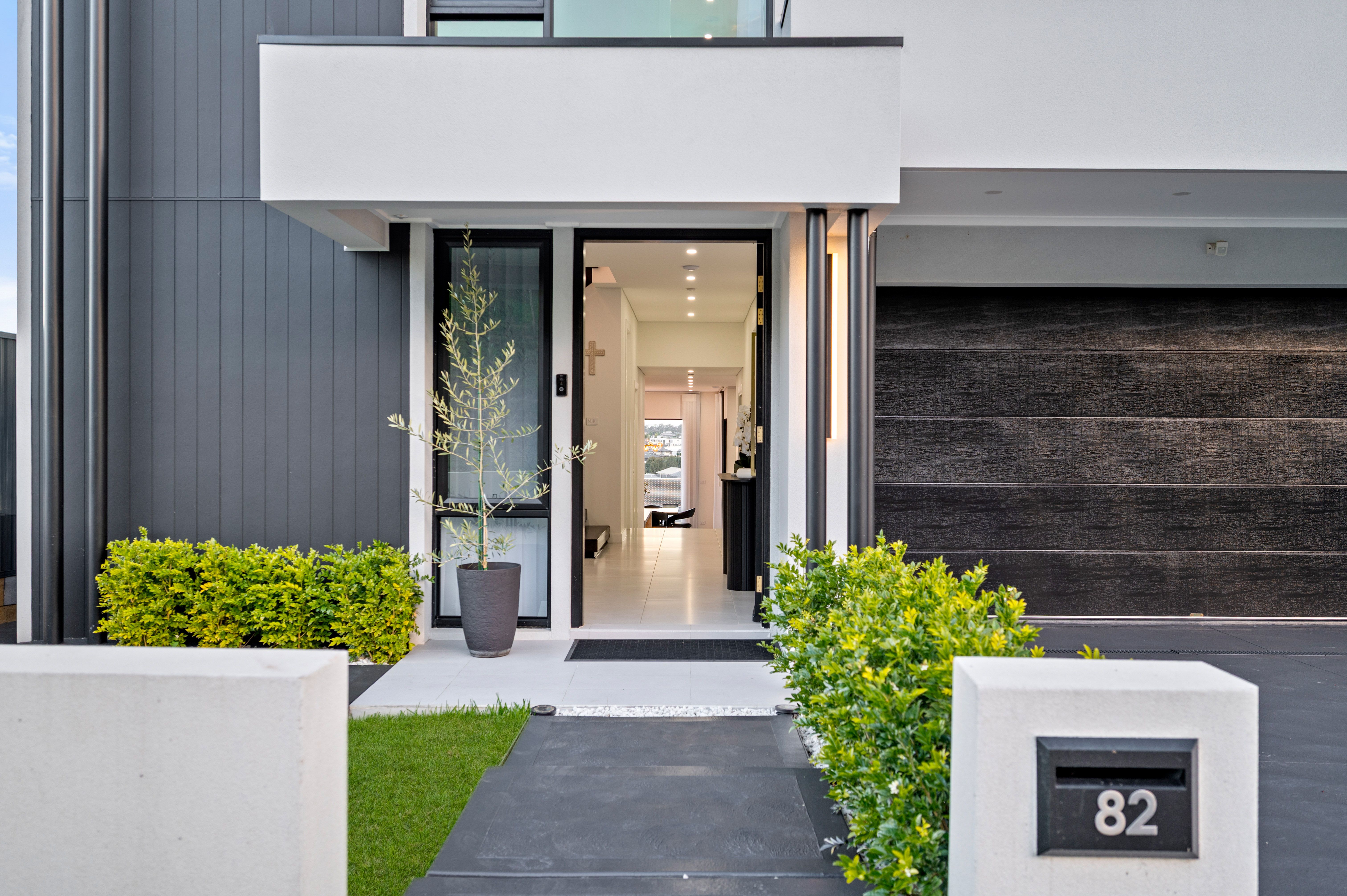 82 Wainwright Drive — photo 3 of 30