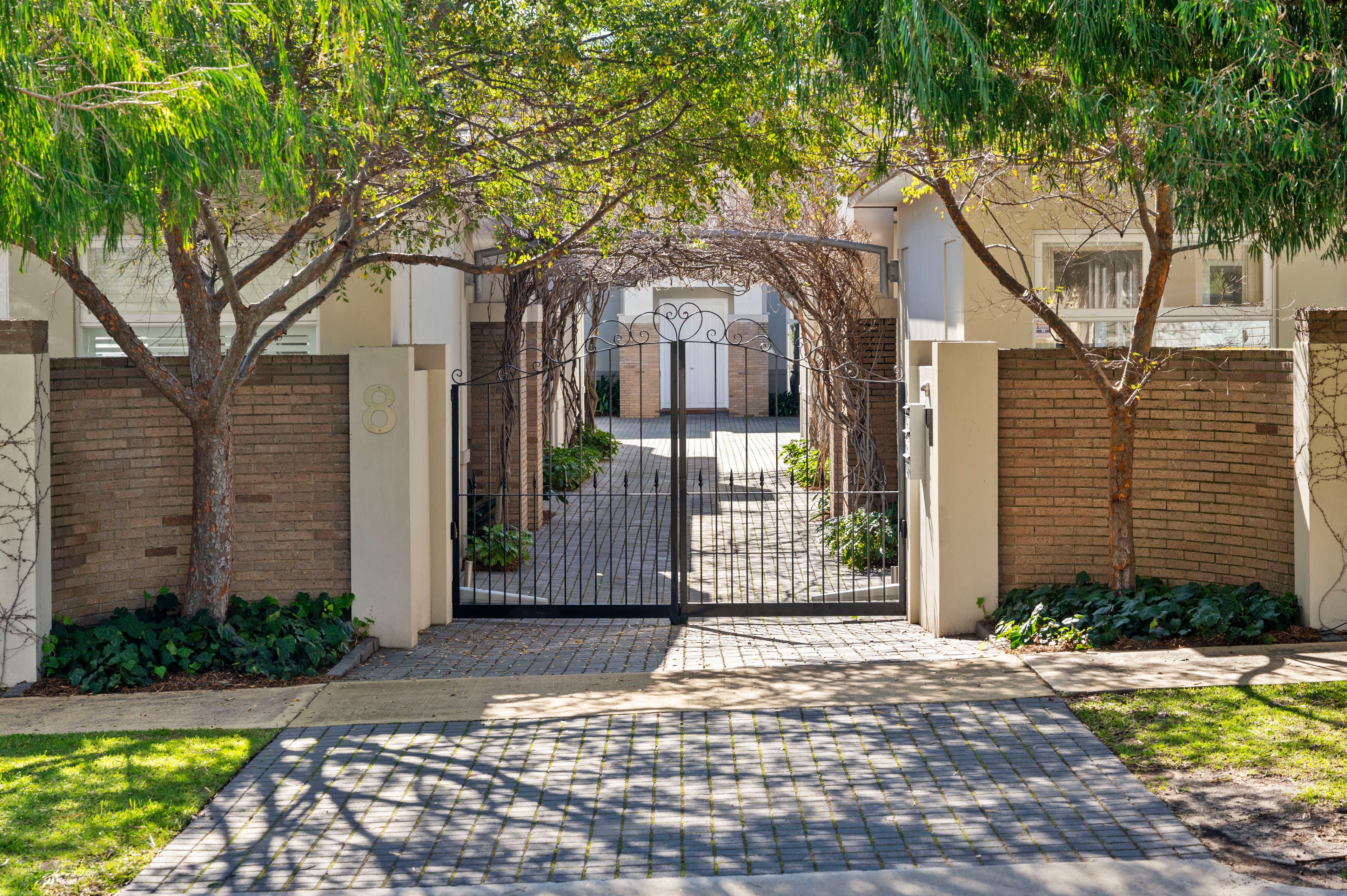 8B Airlie Street, Claremont, WA 6010