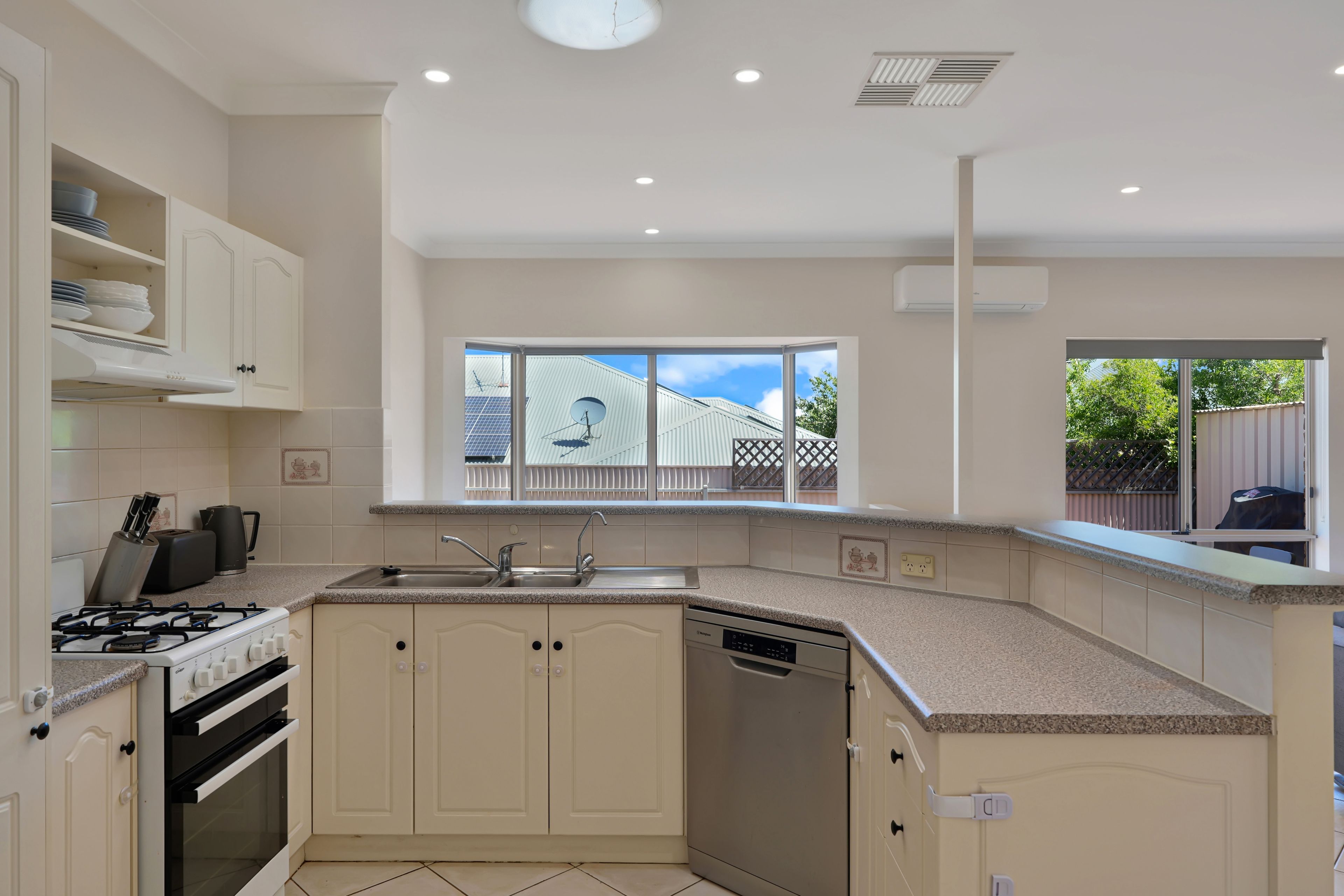 9 Inverary Close — photo 5 of 11