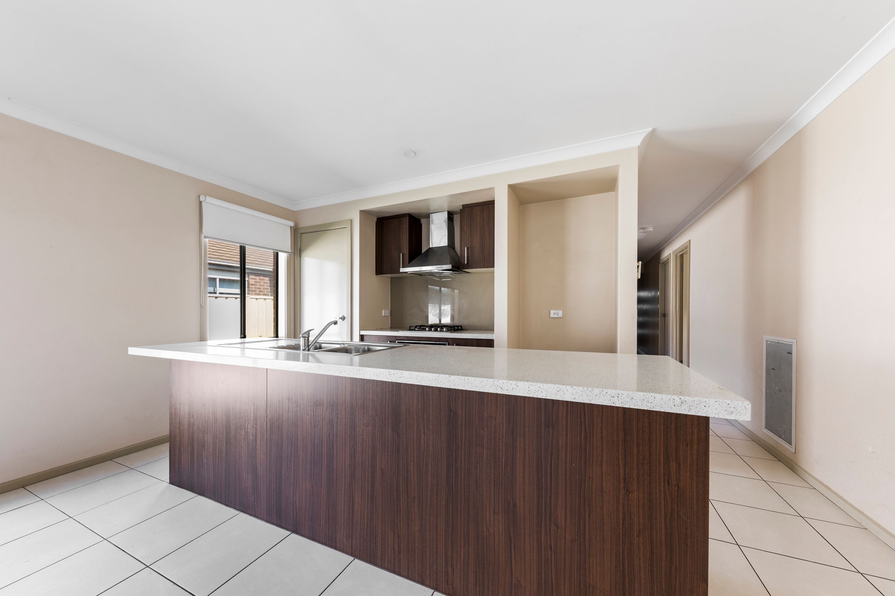 15 Zenith Street — photo 4 of 22