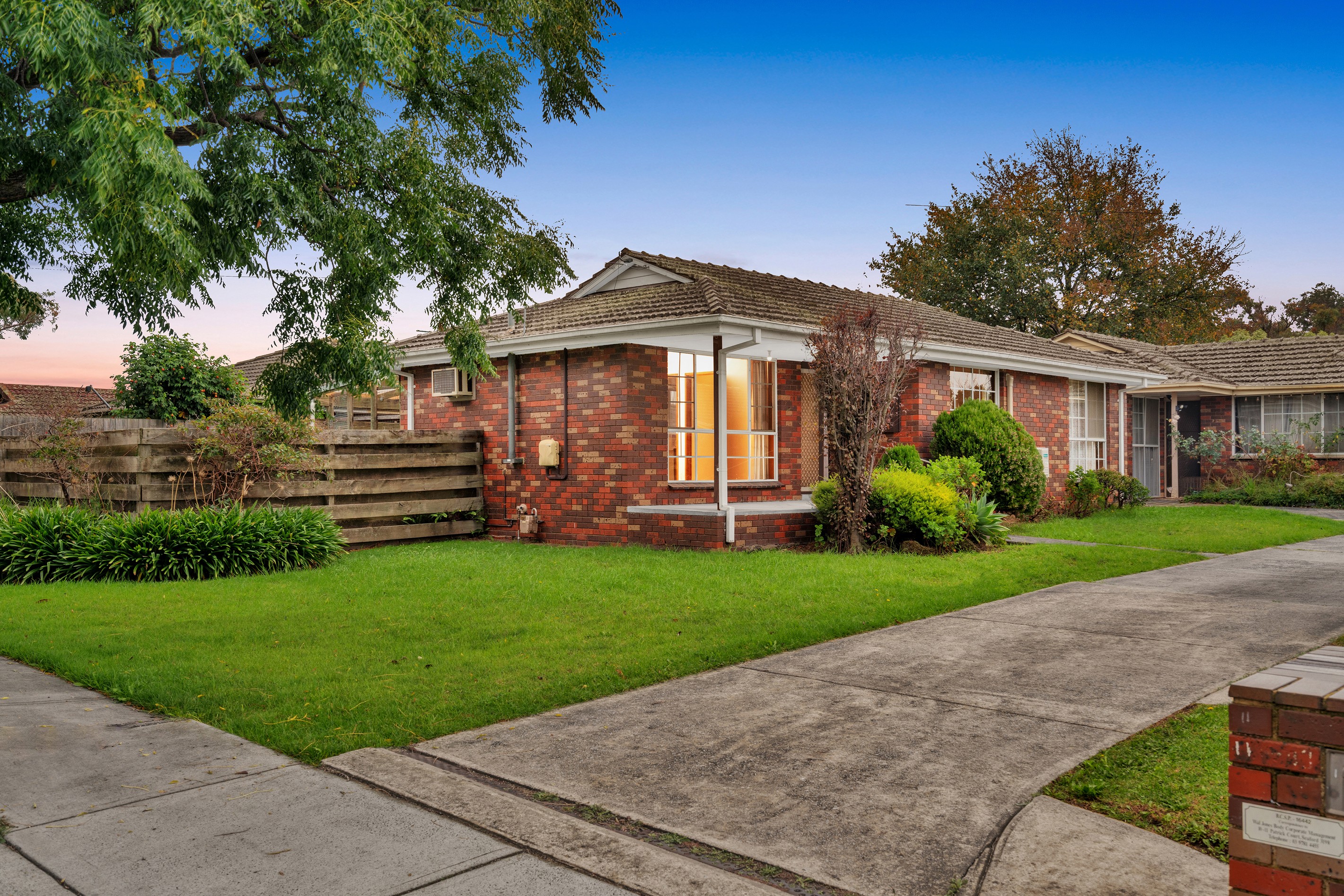 1/11 Dearing Avenue, Cranbourne, VIC 3977