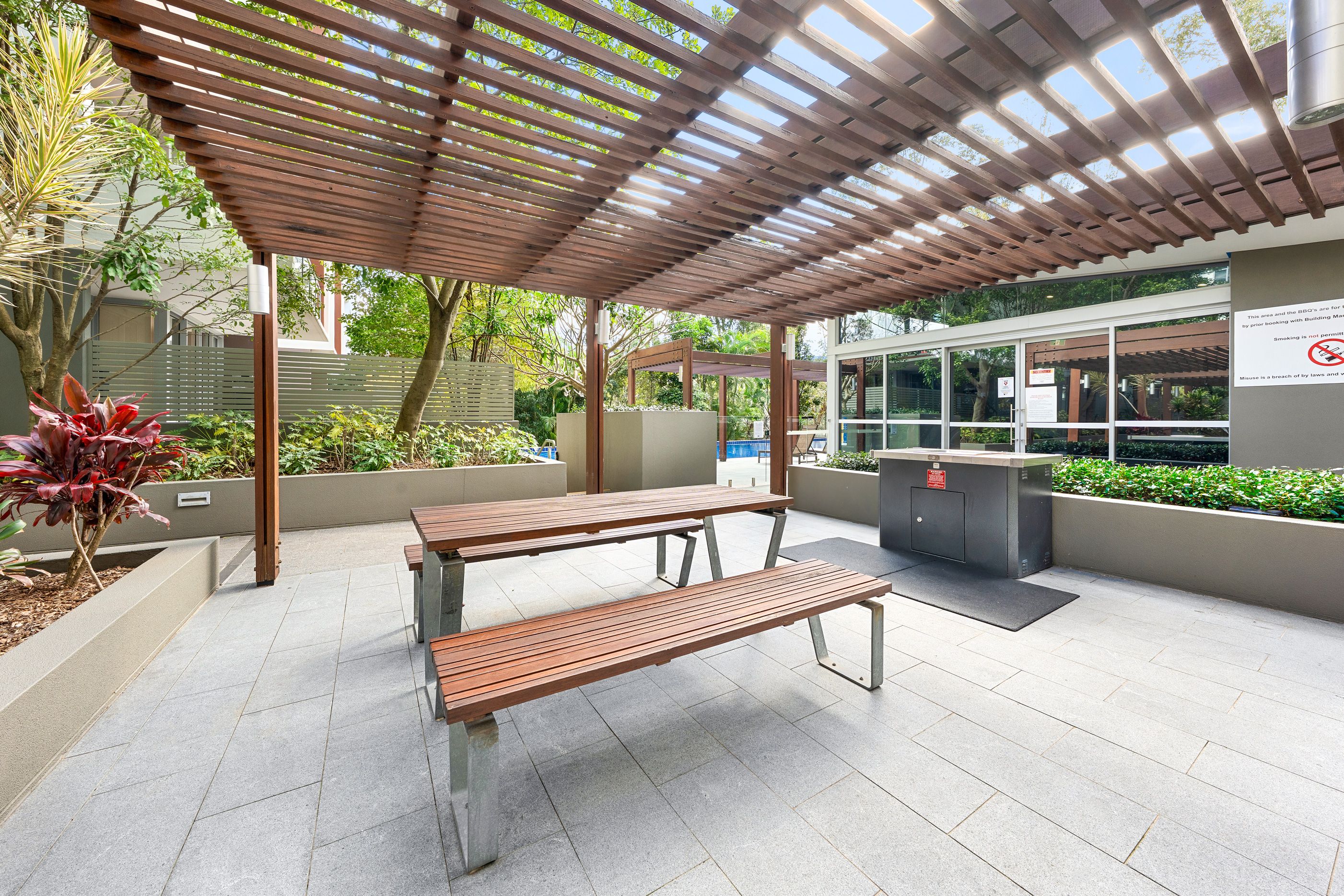 605/4 Saunders Close — photo 10 of 13