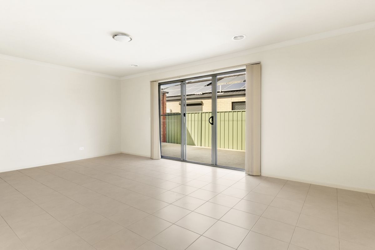 11 Manuka Grove, Wyndham Vale, VIC 3024