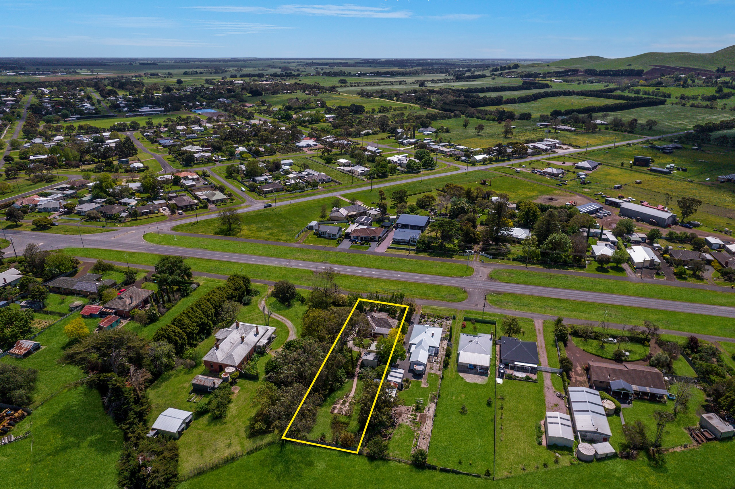 77 Darlington Road, Mortlake, VIC 3272