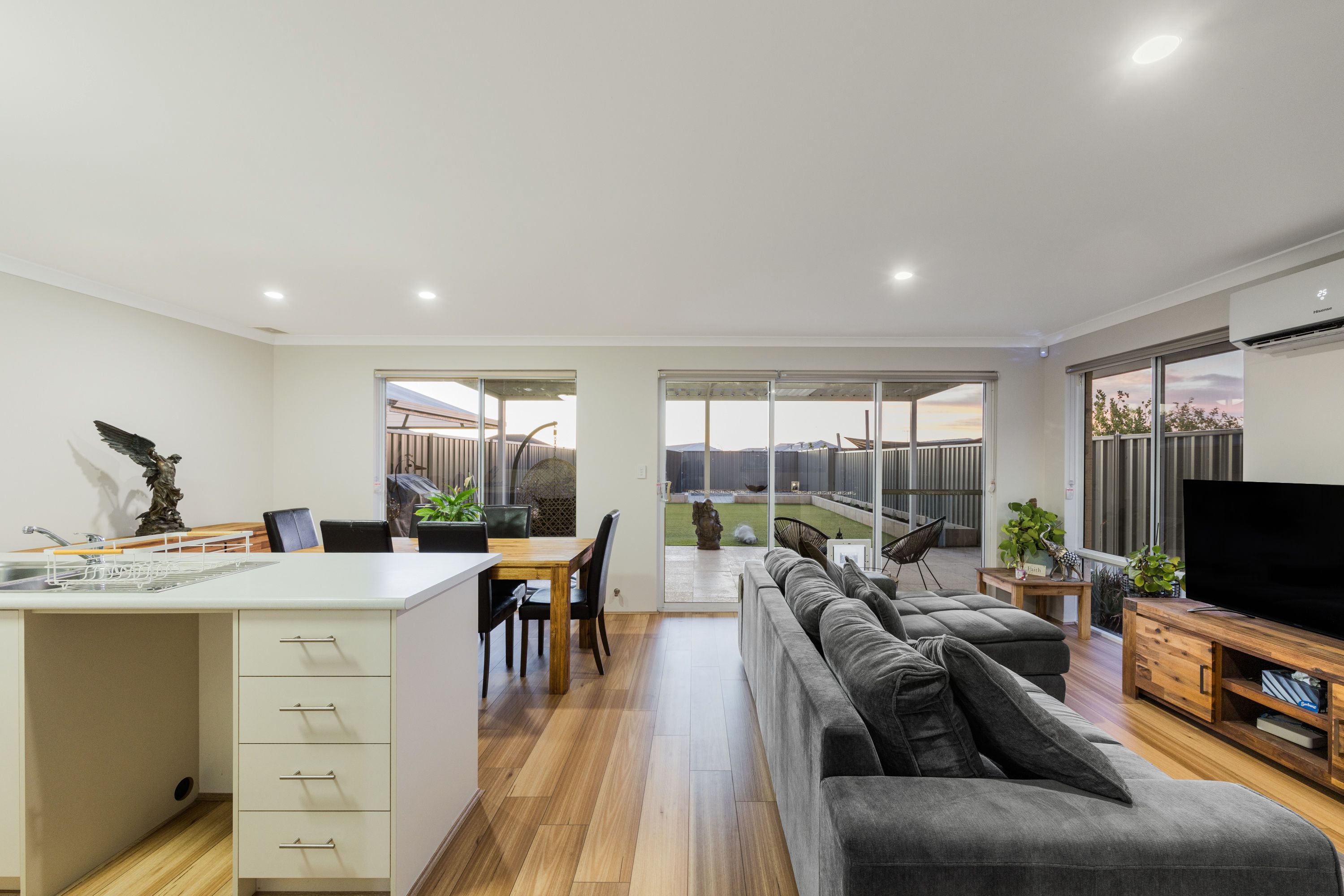 7b Marchant Way — photo 8 of 20