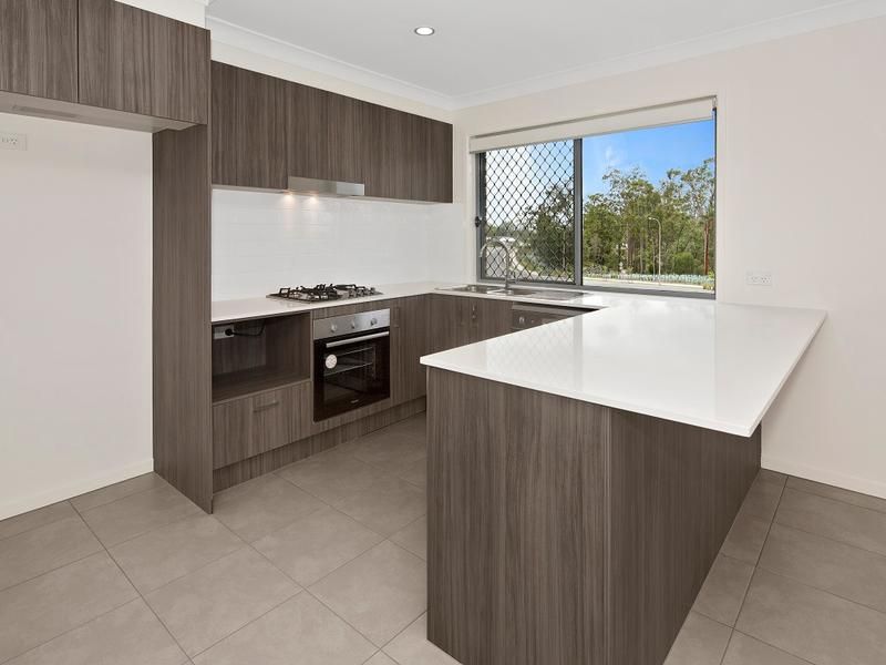 2/155 Conte Circuit, Augustine Heights, QLD 4300