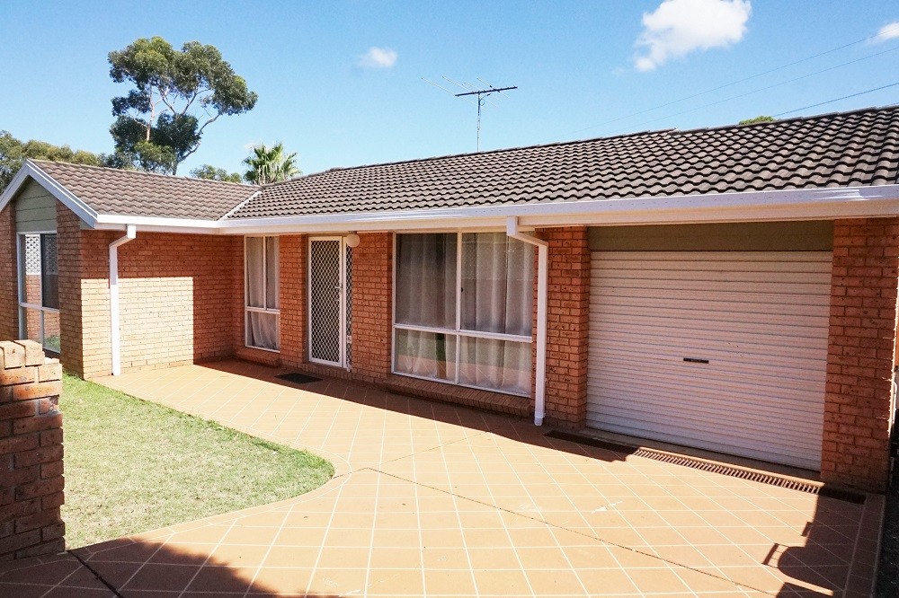 24 Lochalsh Street, St Andrews, NSW 2566