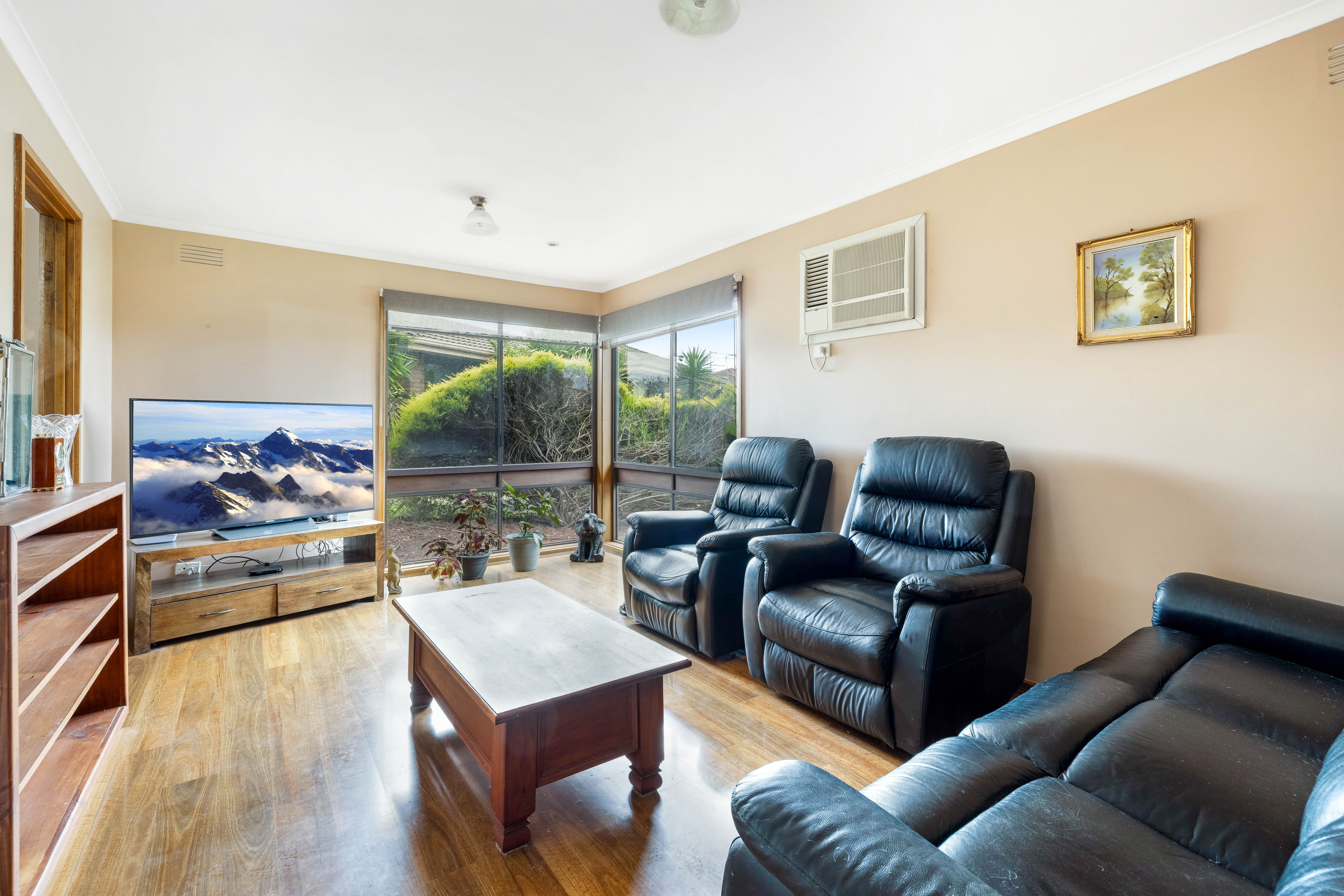13 Yandoit Court, Meadow Heights, VIC 3048