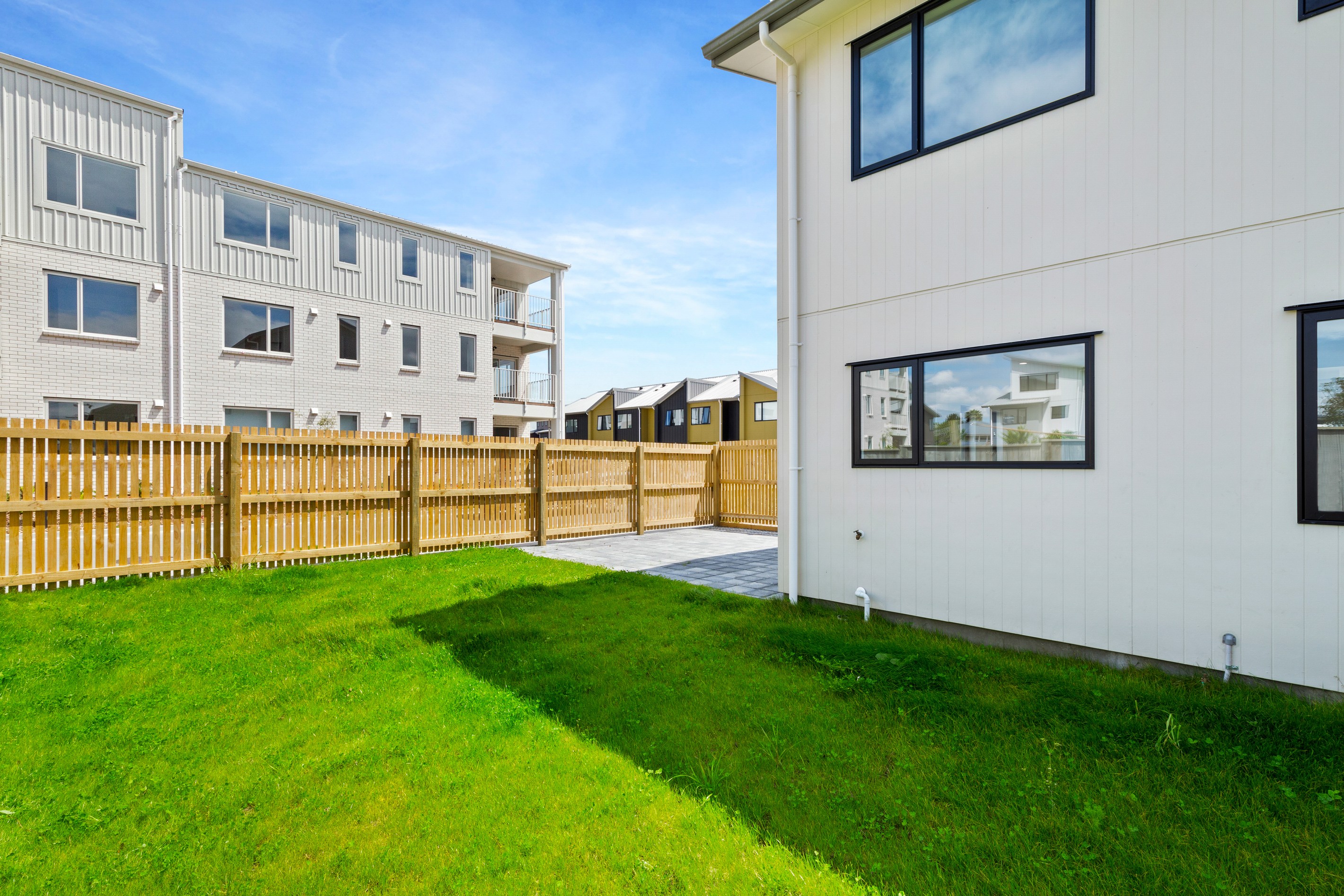 8 Eileen Newey Place, Henderson, Waitakere City