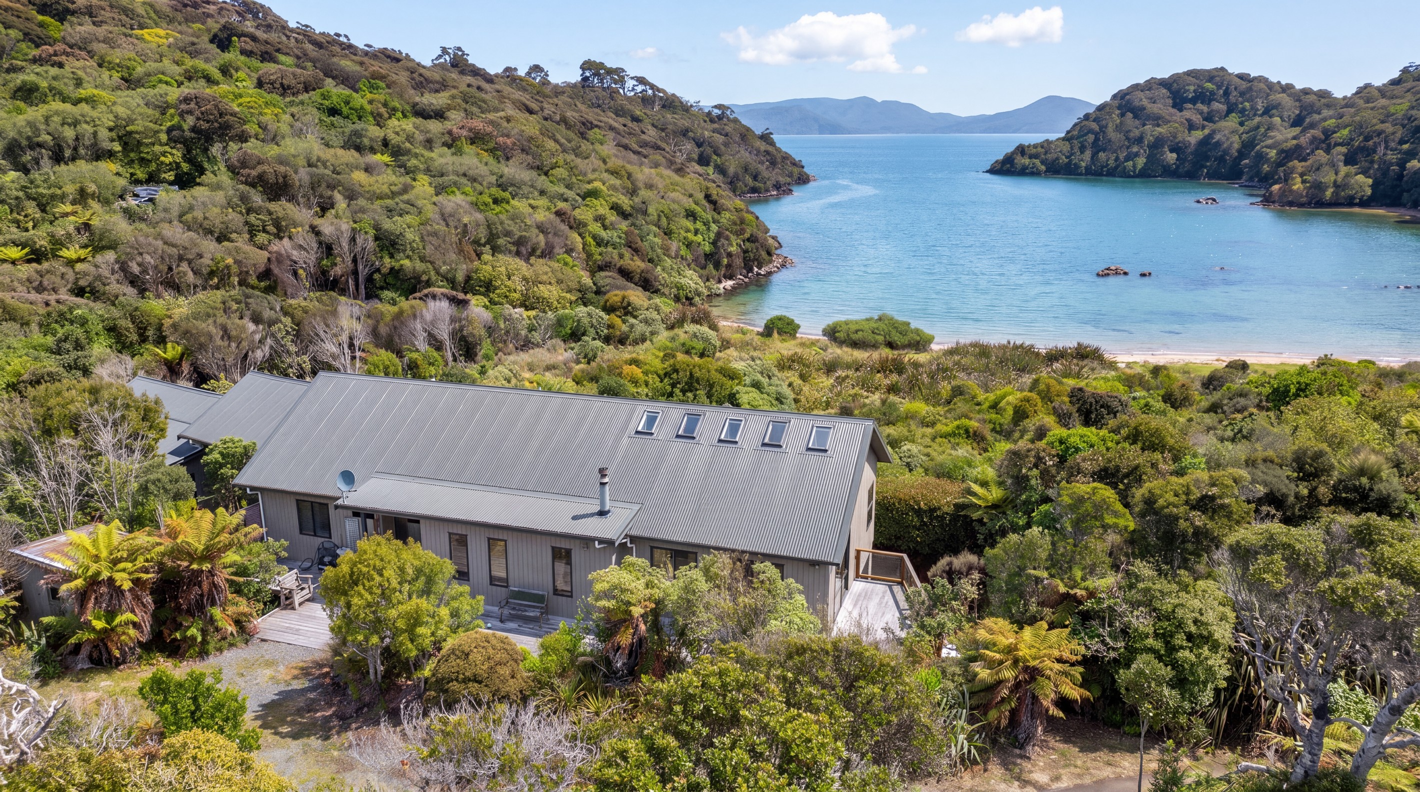30 Deep Bay Road, Stewart Island, Southland District