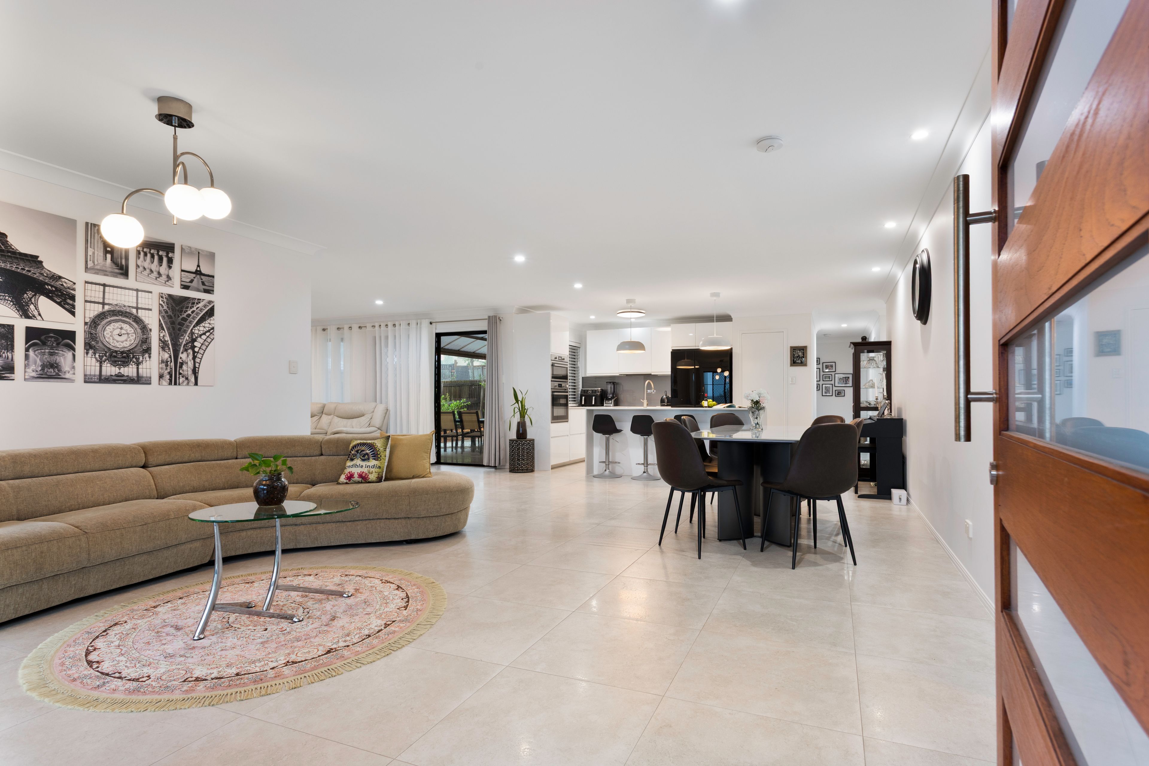 7 Christopher Place, Sinnamon Park, QLD 4073