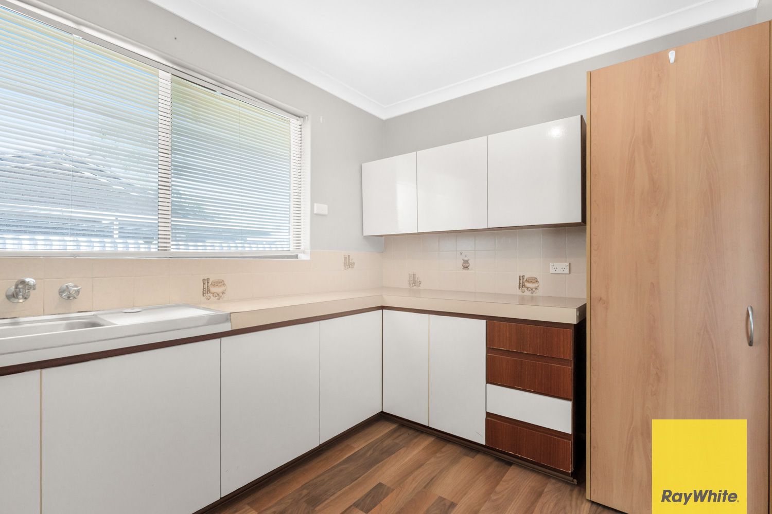 2 Tamarind Crescent, Kelmscott, WA 6111