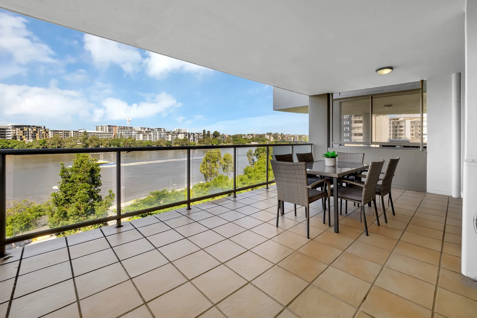602/21 Patrick Lane, Toowong