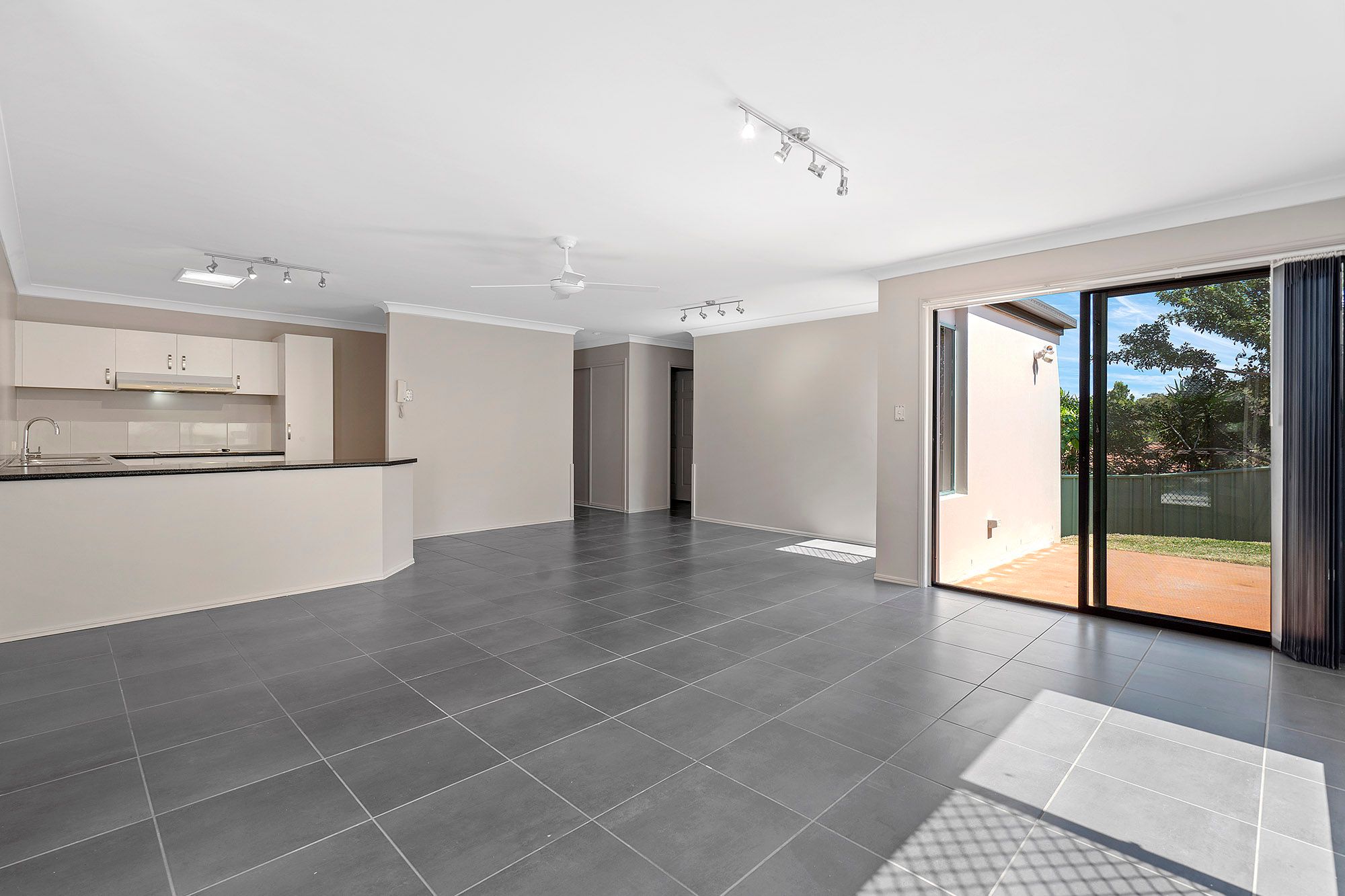 4/39-41 McMillan Street, Labrador, QLD 4215