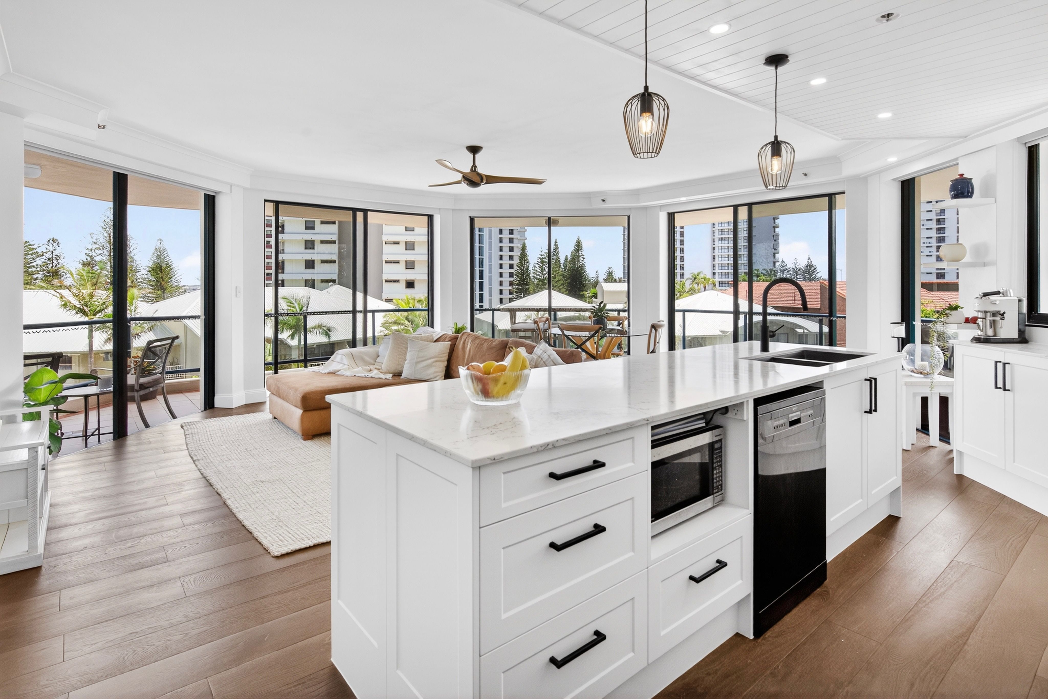 13/22 Montgomery Avenue, Main Beach, QLD 4217