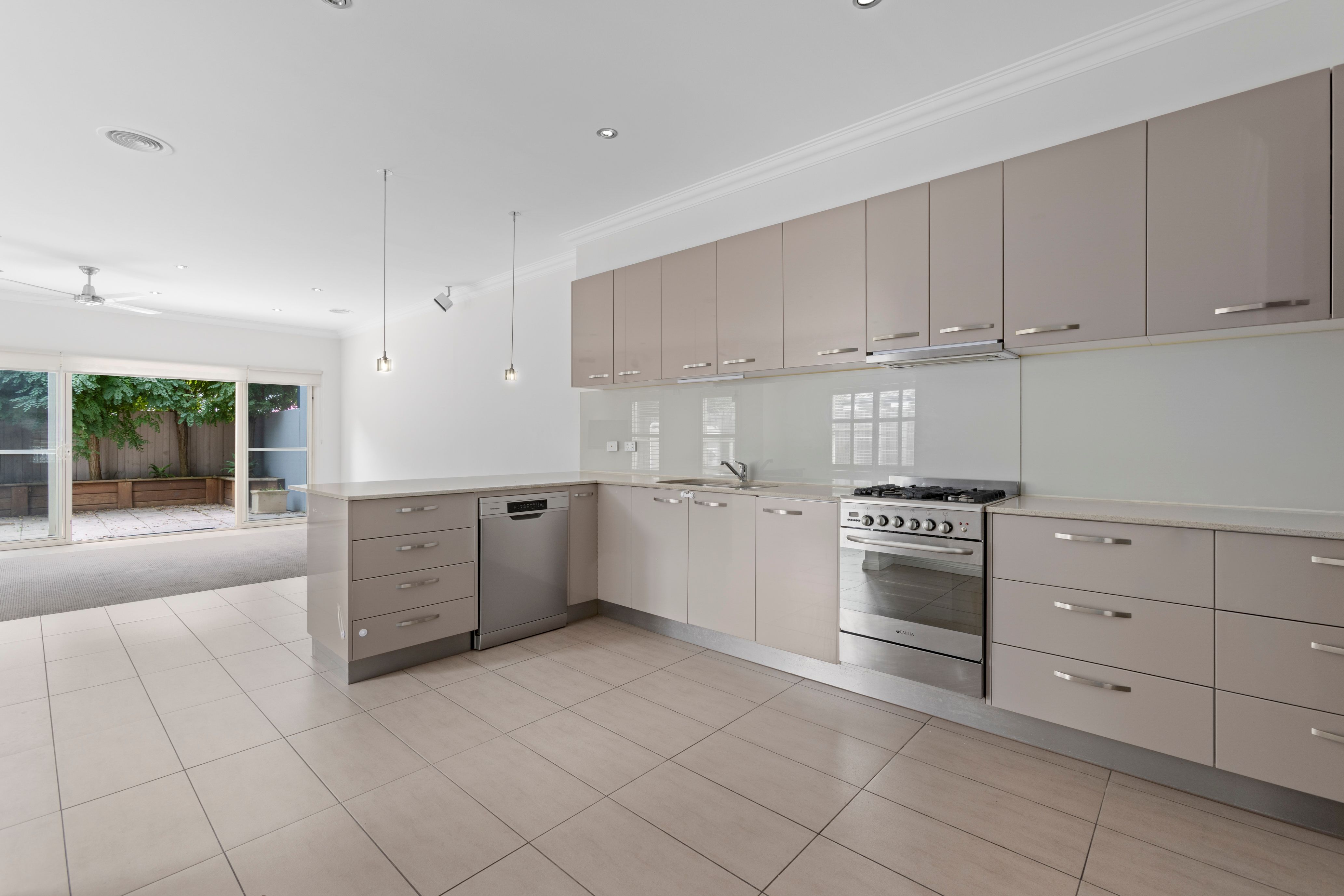 6 Clarke Street, Newtown, VIC 3220