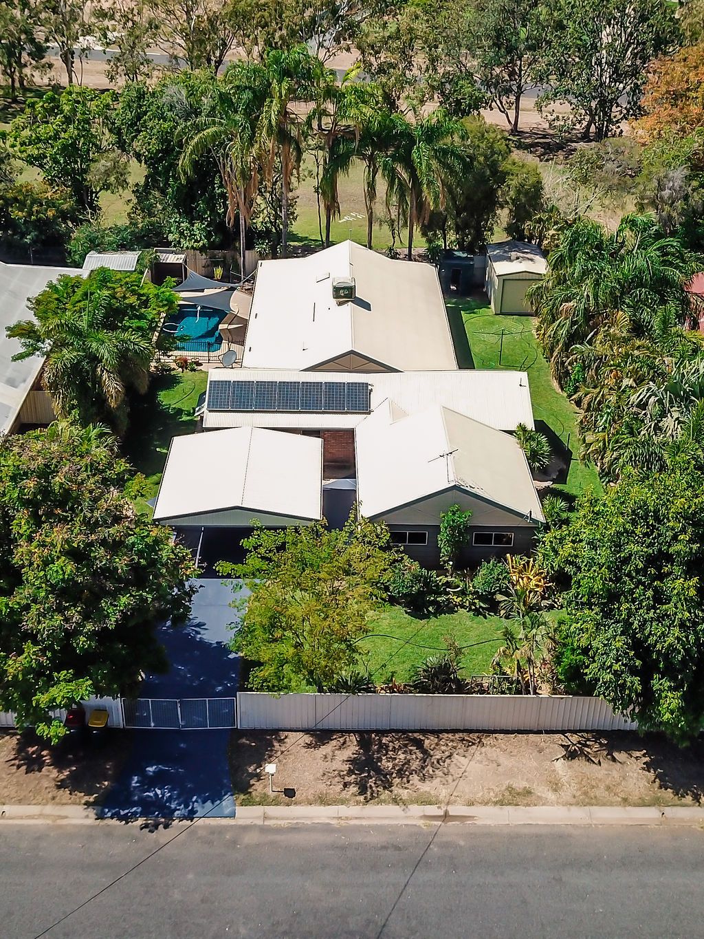11 Peggy Court, Emerald, QLD 4720