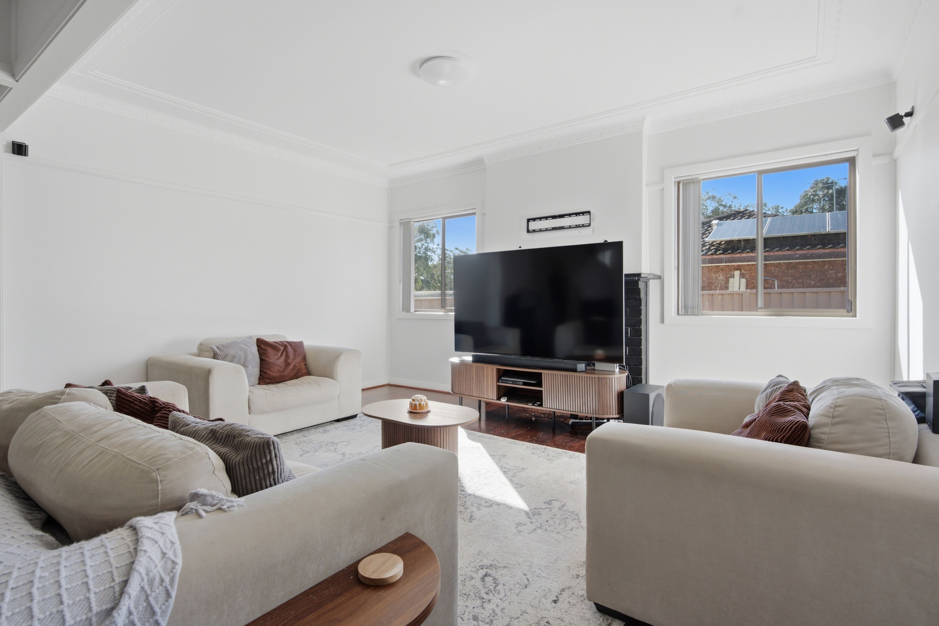 27 Cadonia Road — photo 2 of 8