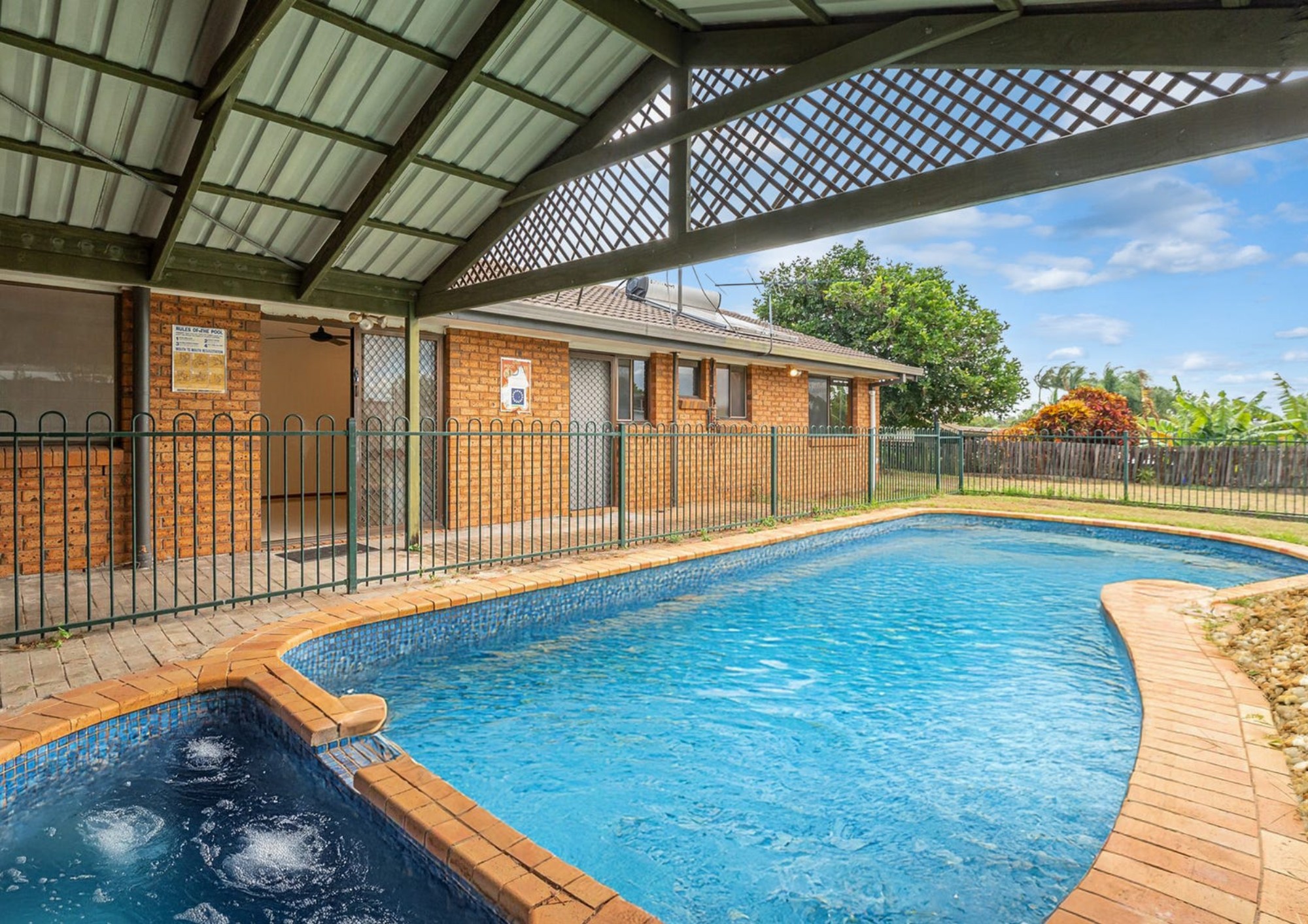 32 Grecian Street, Regents Park, QLD 4118