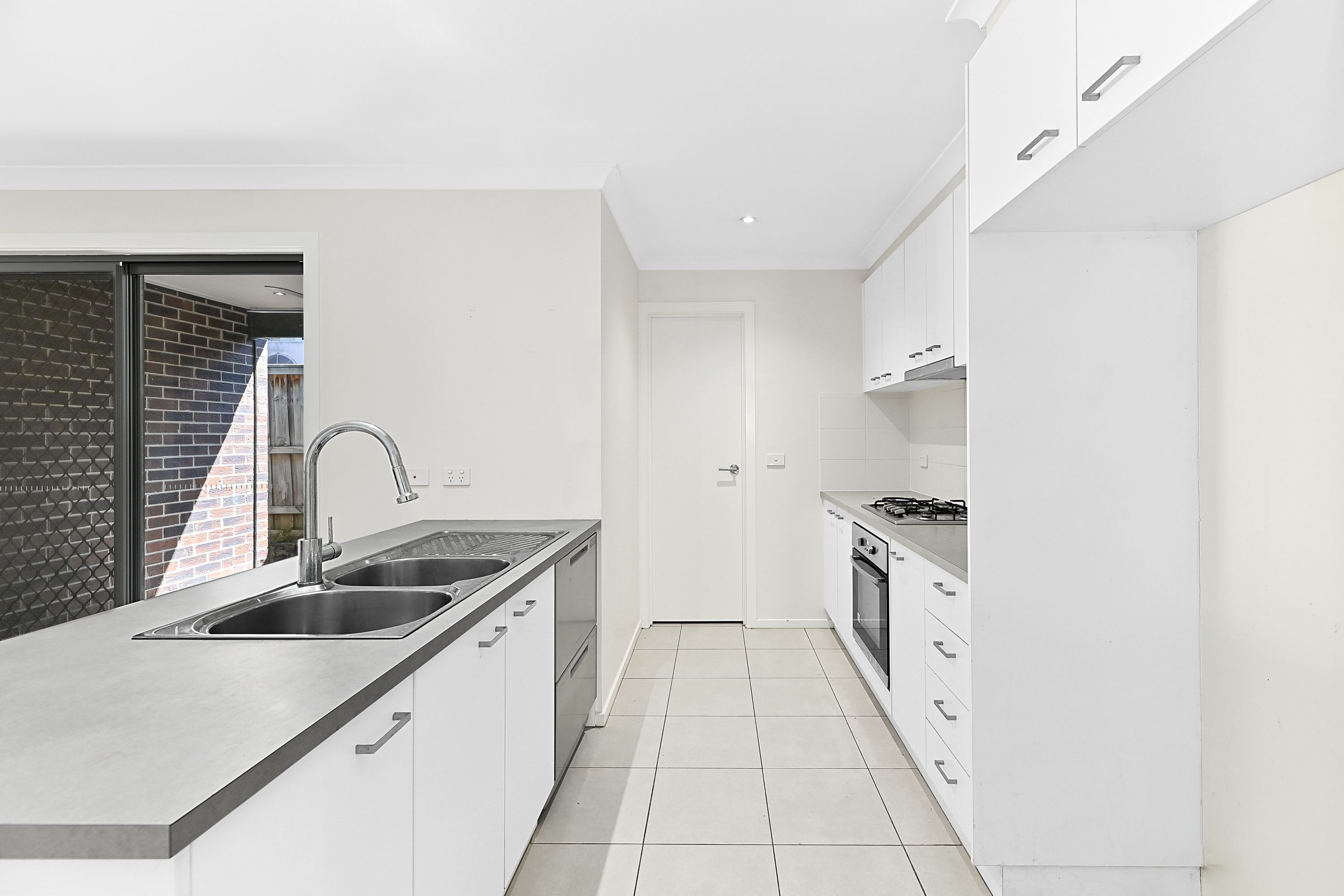 28 Clarendon Street, Pakenham, VIC 3810