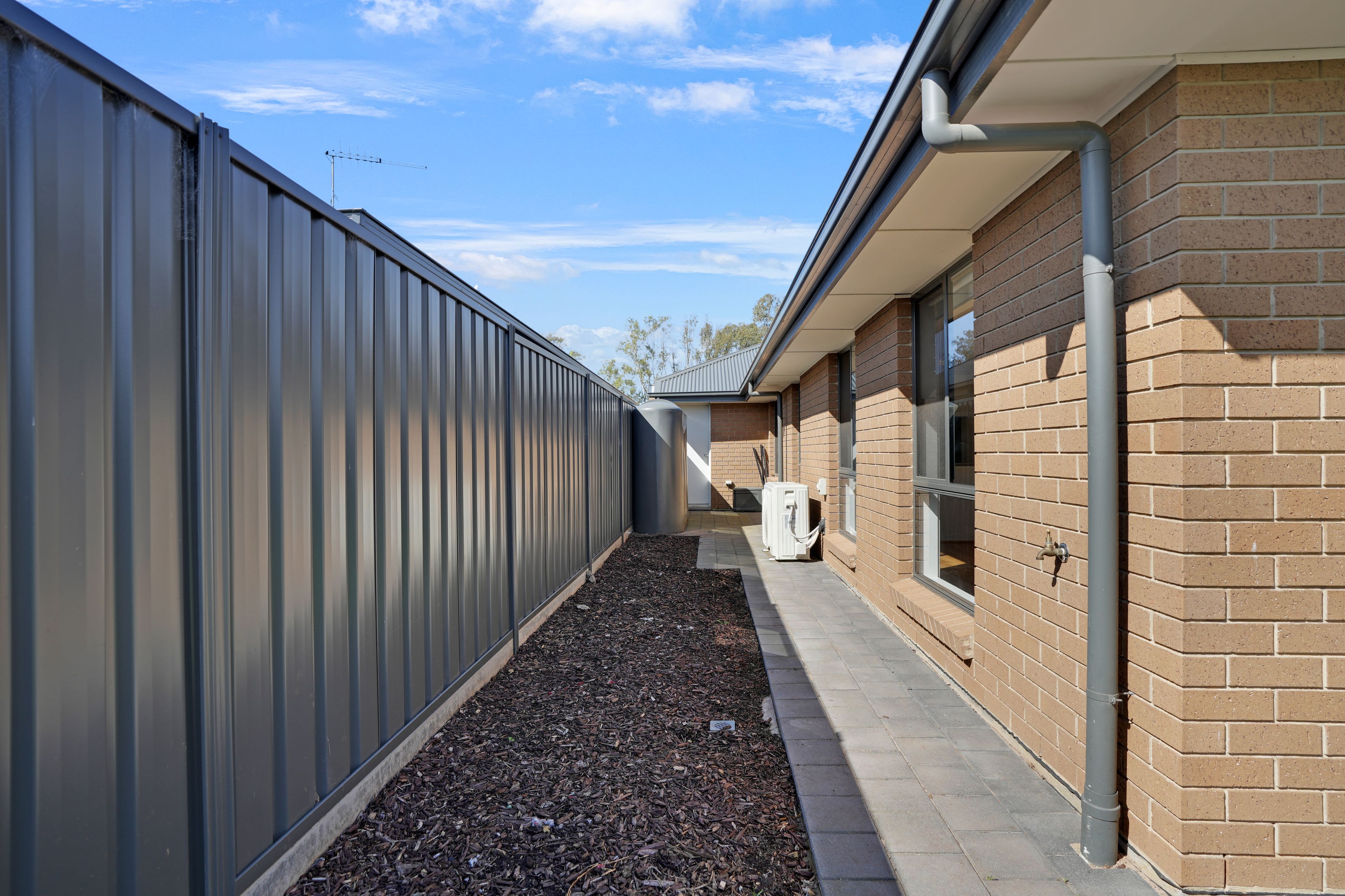 9 Frome Road — photo 15 of 16