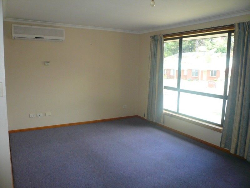 2/38-40 Parklands Parade — photo 3 of 7