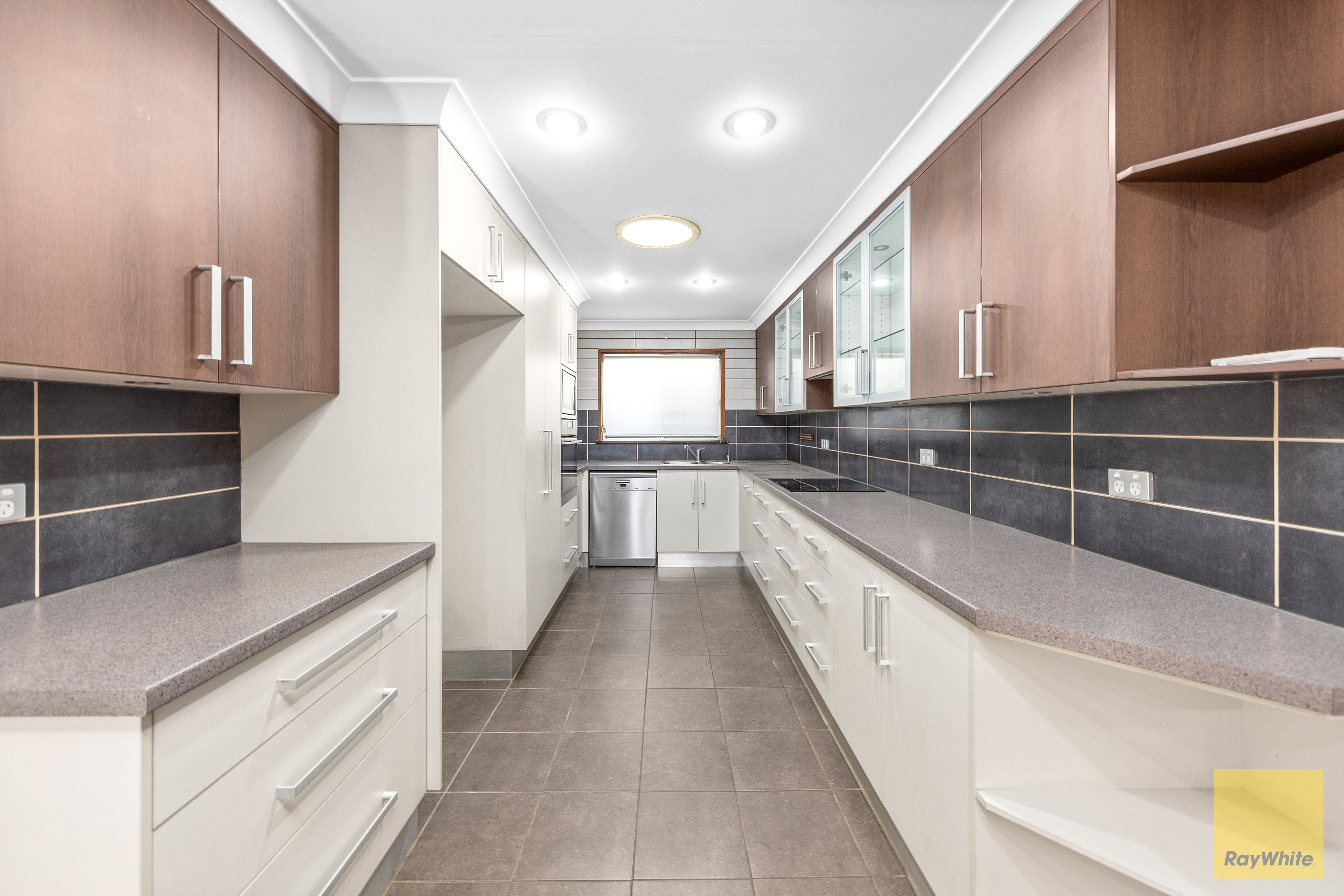 100 Anakie Street — photo 7 of 27