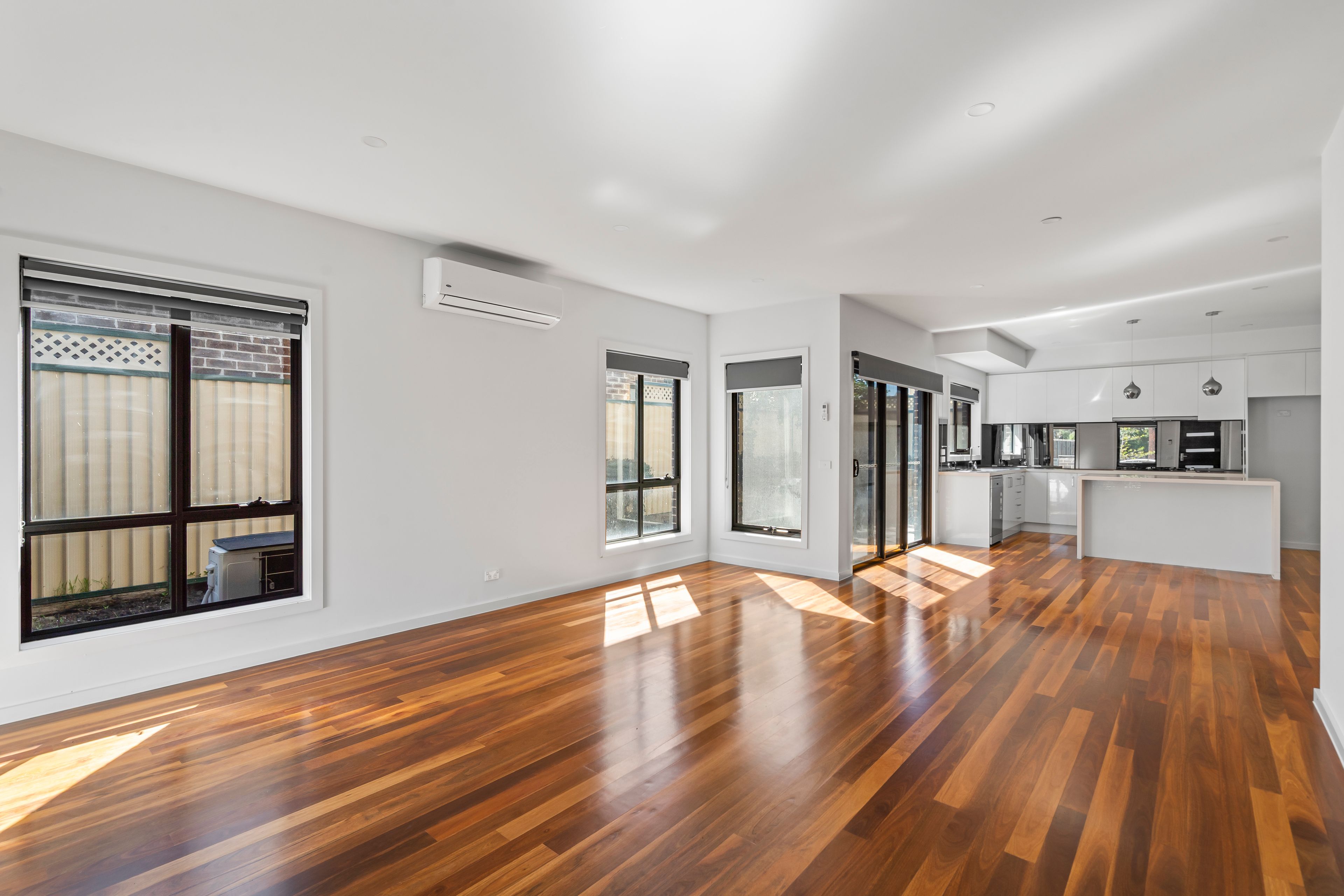 8B Kadana Street — photo 4 of 11