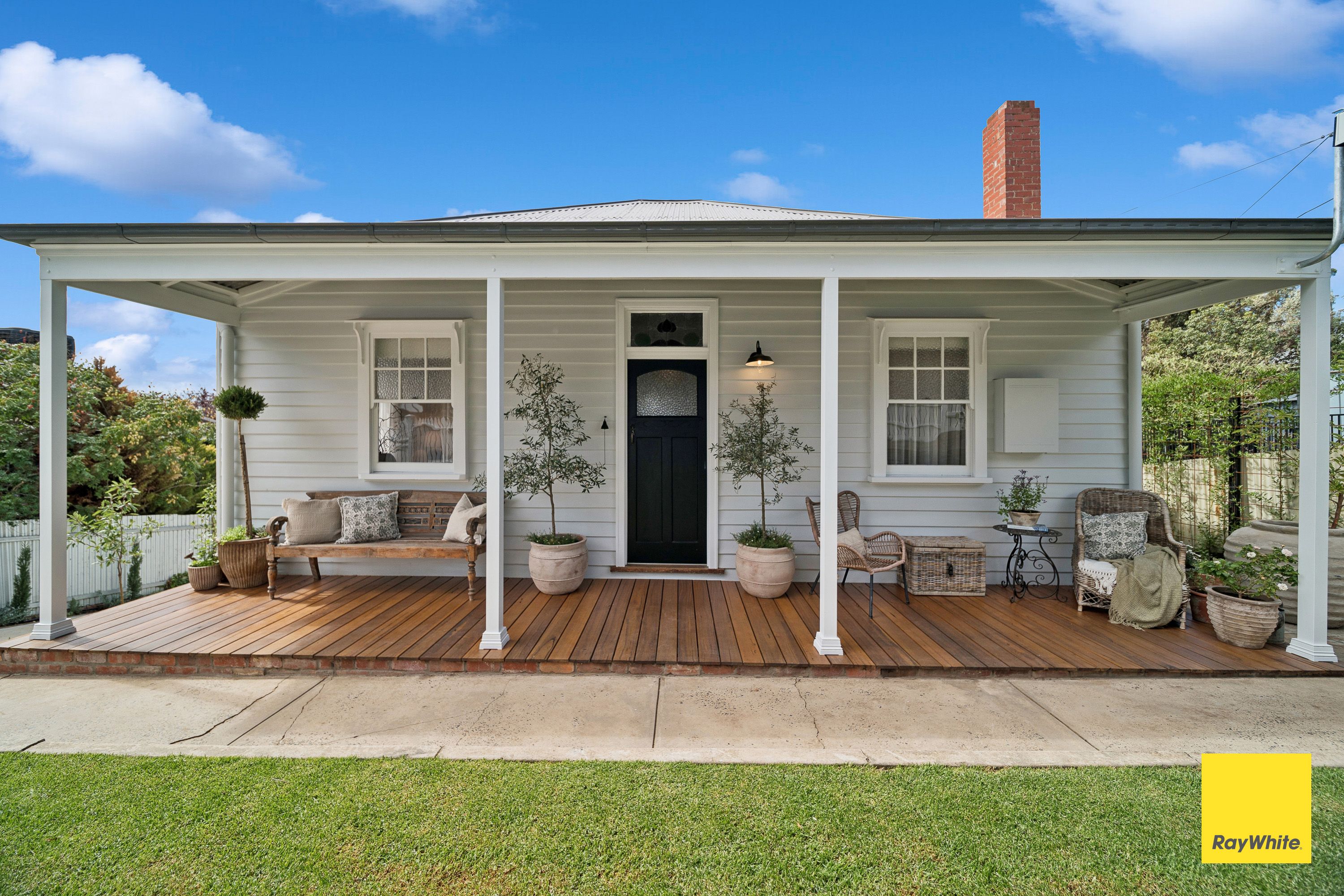 19 Malcolm Street, Quarry Hill, VIC 3550