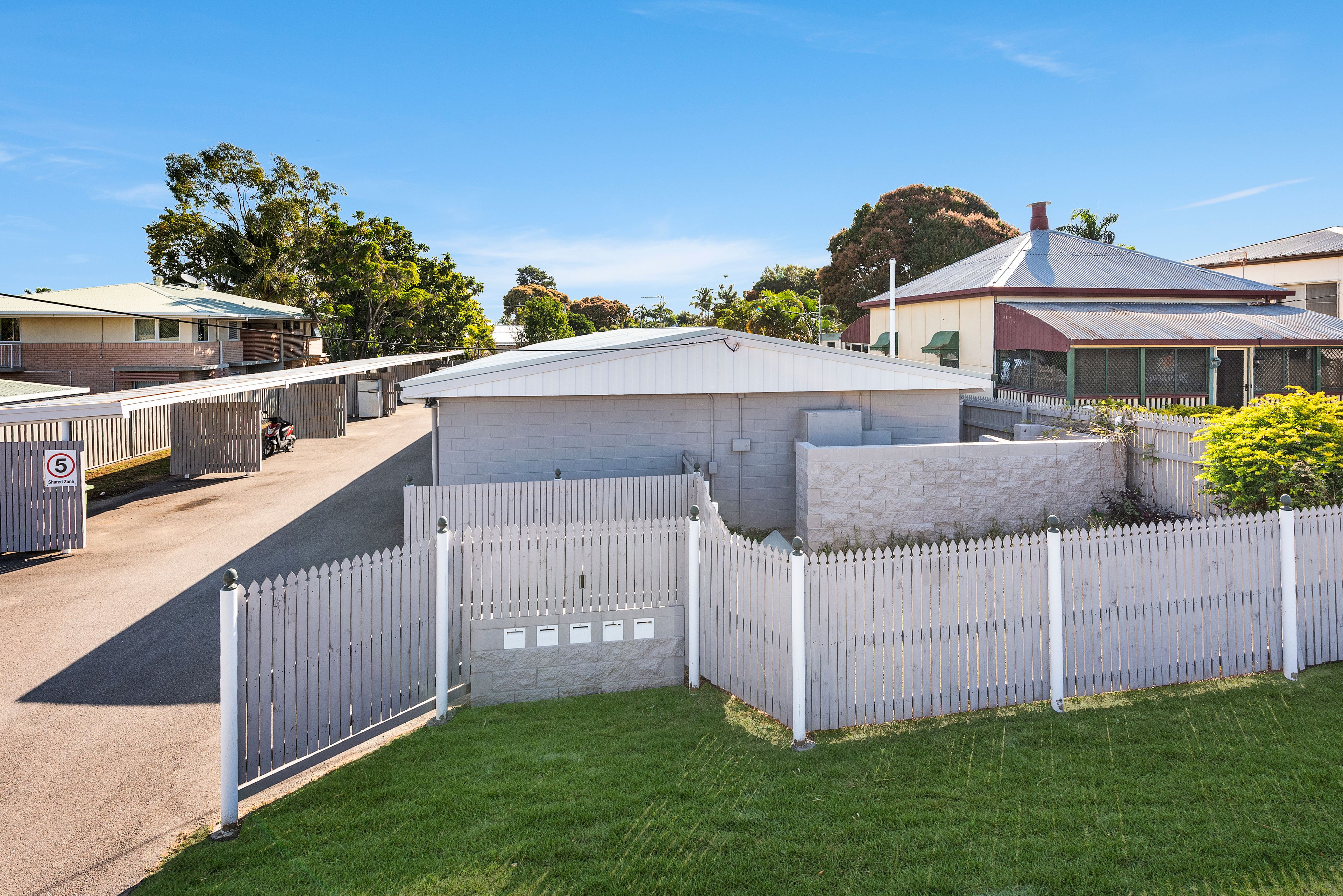 13 Cowley Street, West End QLD 4810
