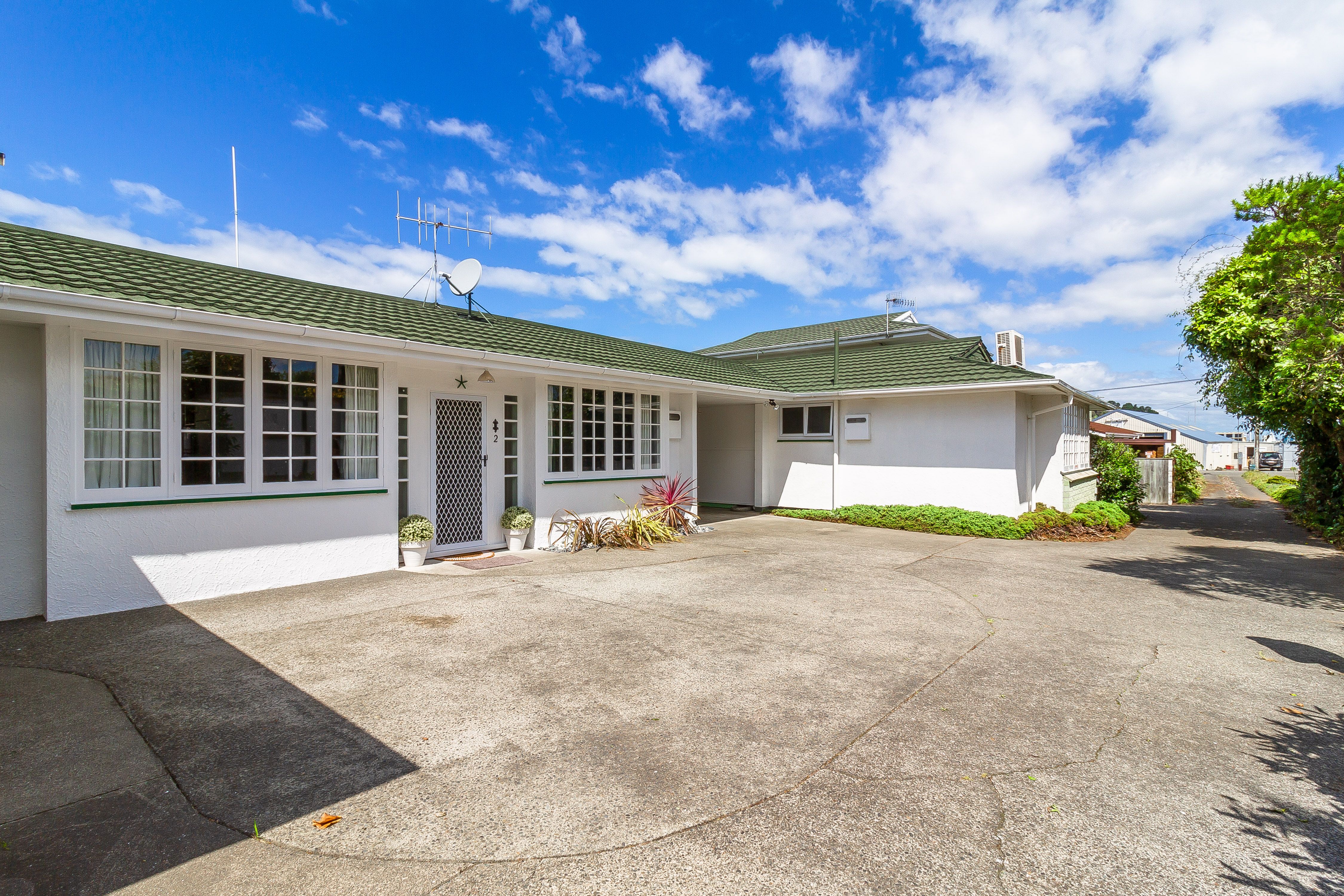 2/10A Meeanee Quay, Westshore, Napier City
