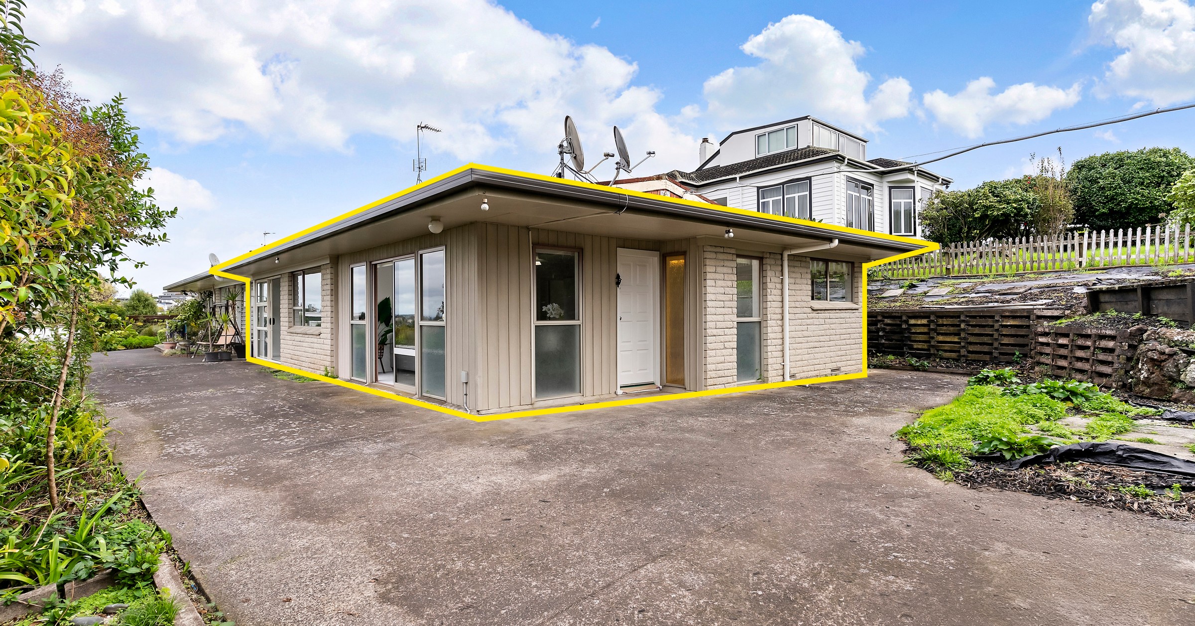 41B Bel Air Drive, Hillsborough, Auckland City 1042 - Sold House - Ray ...