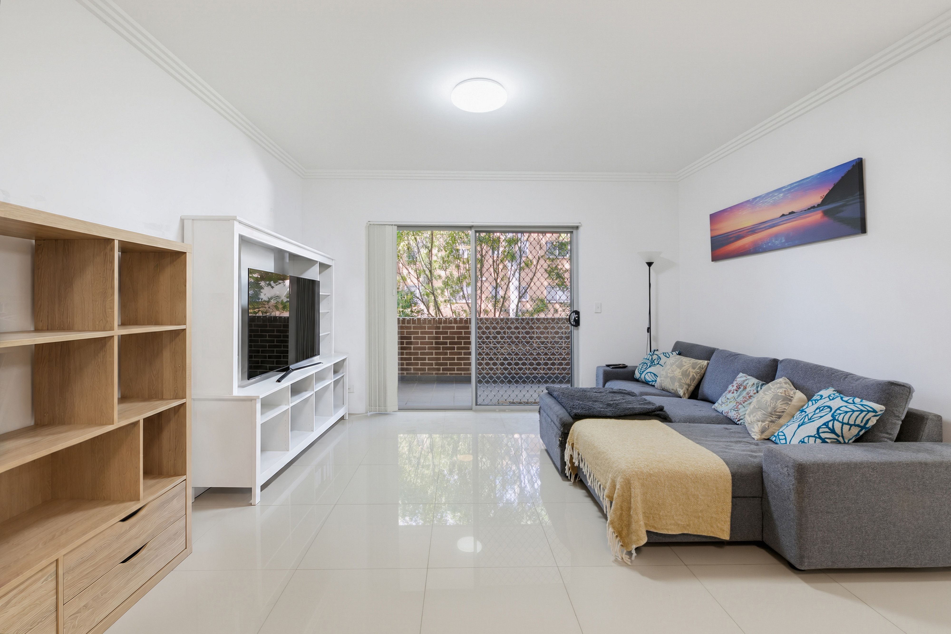 2/61-65 Cairds Avenue — photo 4 of 8
