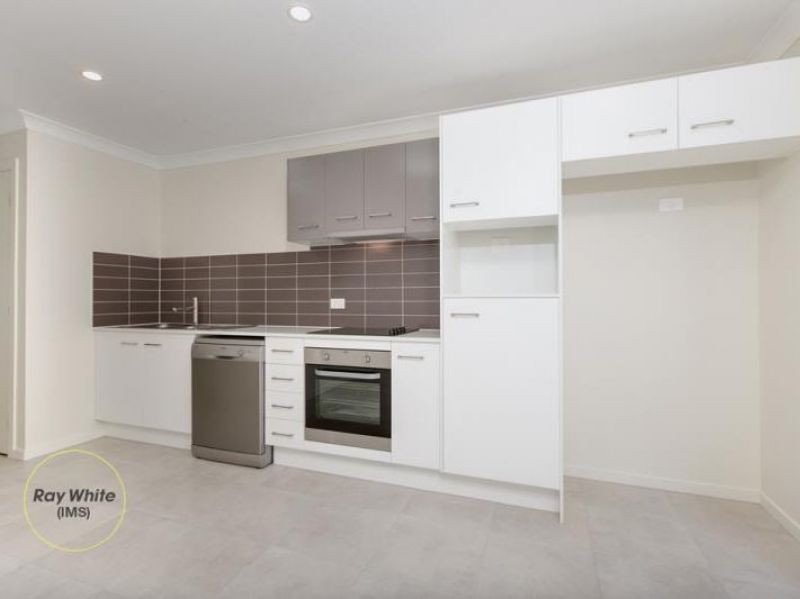 1/82 Lamington Drive, Redbank Plains, QLD 4301