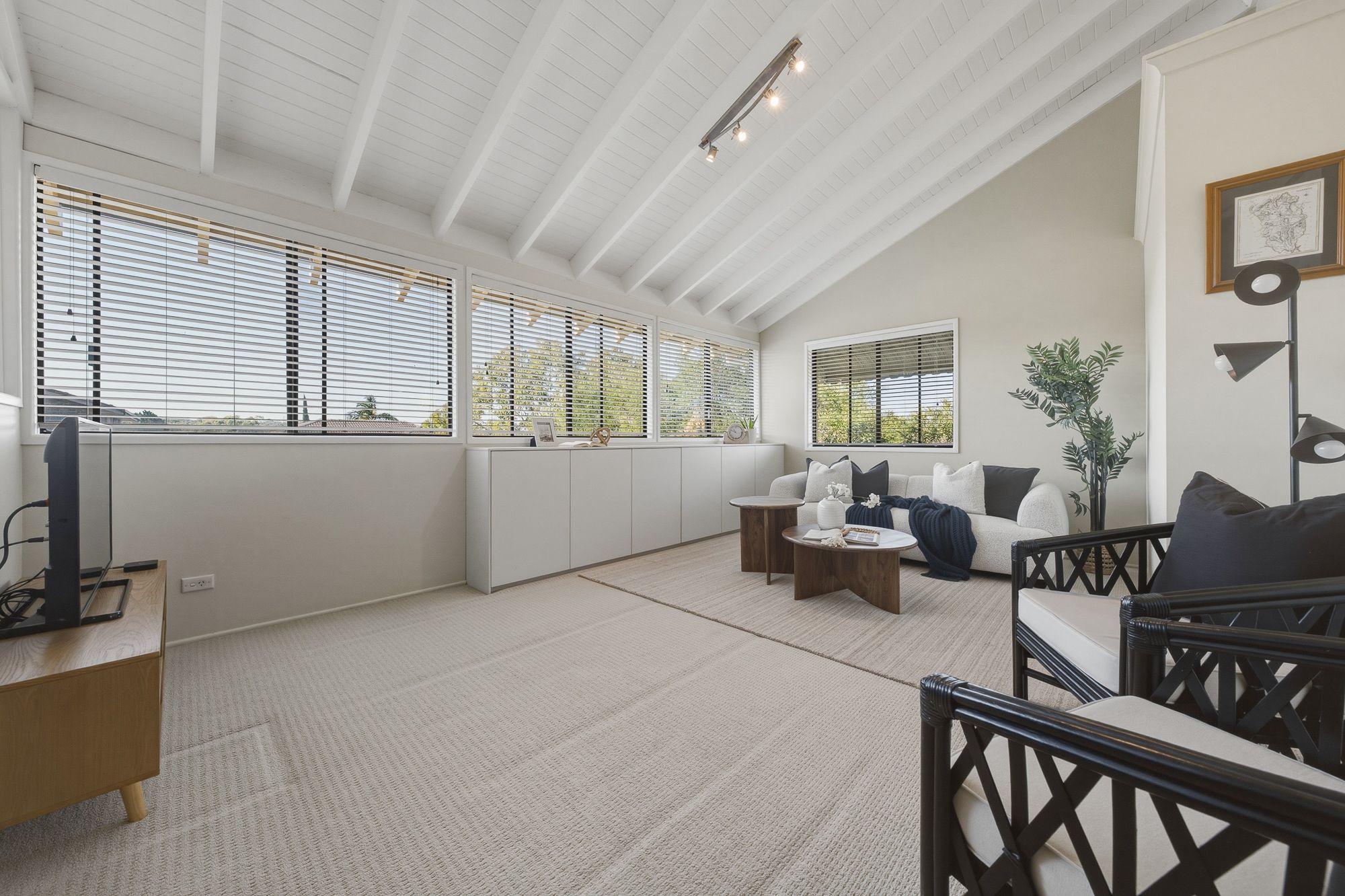 10 Loren Street — photo 6 of 26