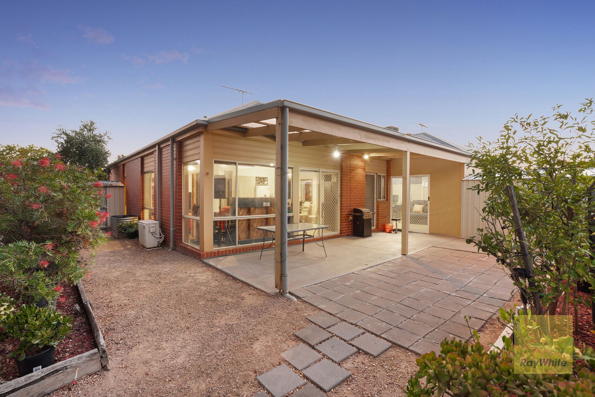 16 Squires Court, Caroline Springs, VIC 3023