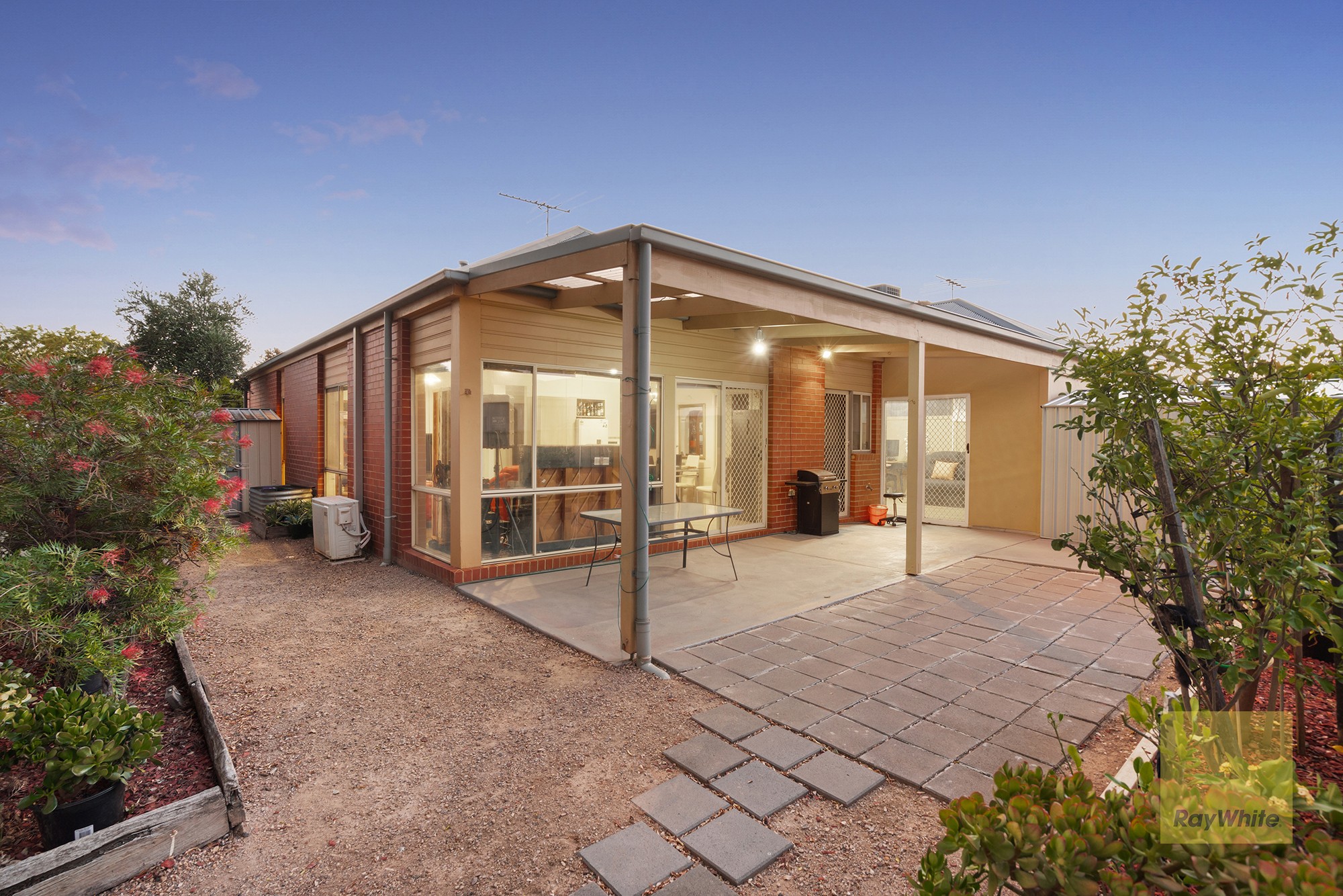 16 Squires Court, Caroline Springs, VIC 3023