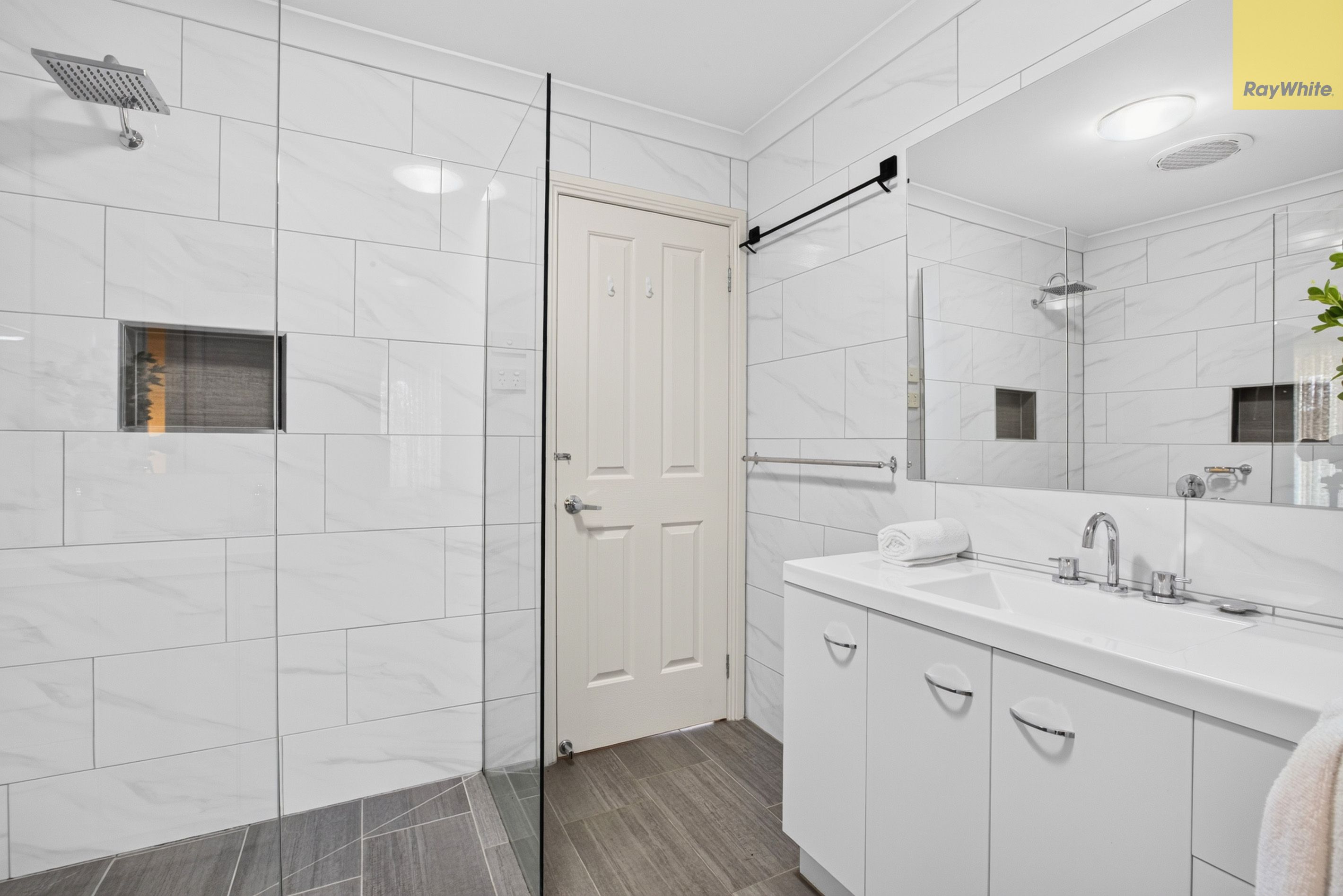 30 Henry Street — photo 7 of 15