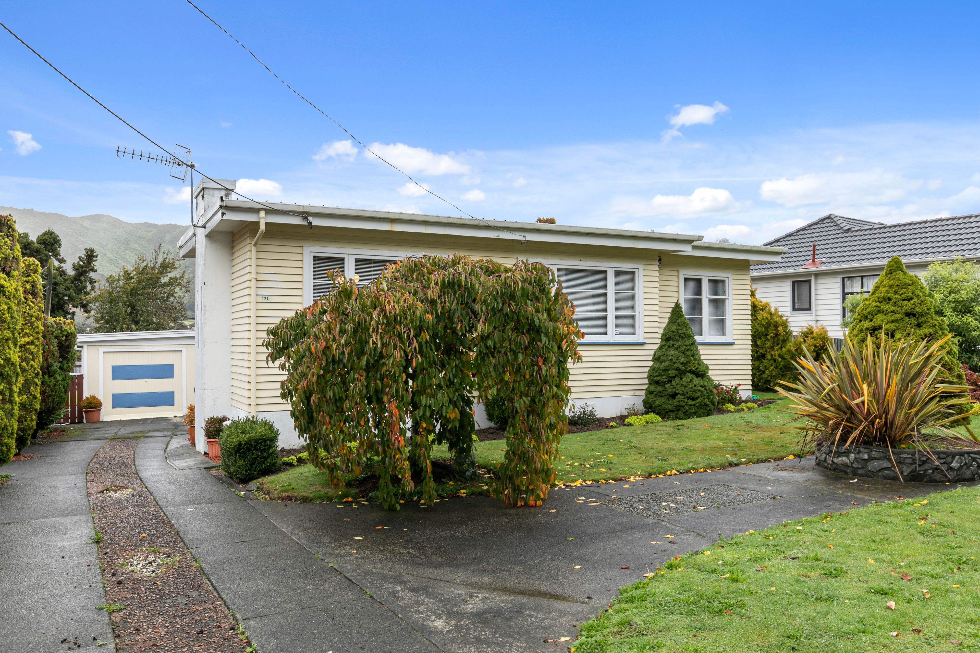 124 Wellington Road, Wainuiomata, Lower Hutt City