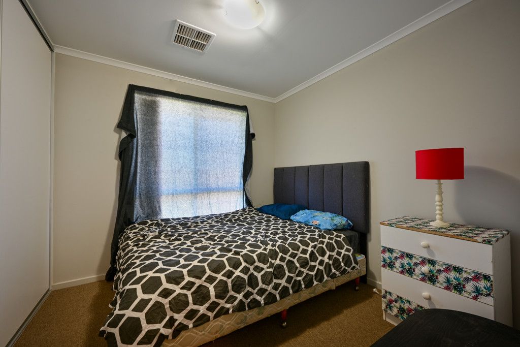 26 Mcinness Street — photo 10 of 12