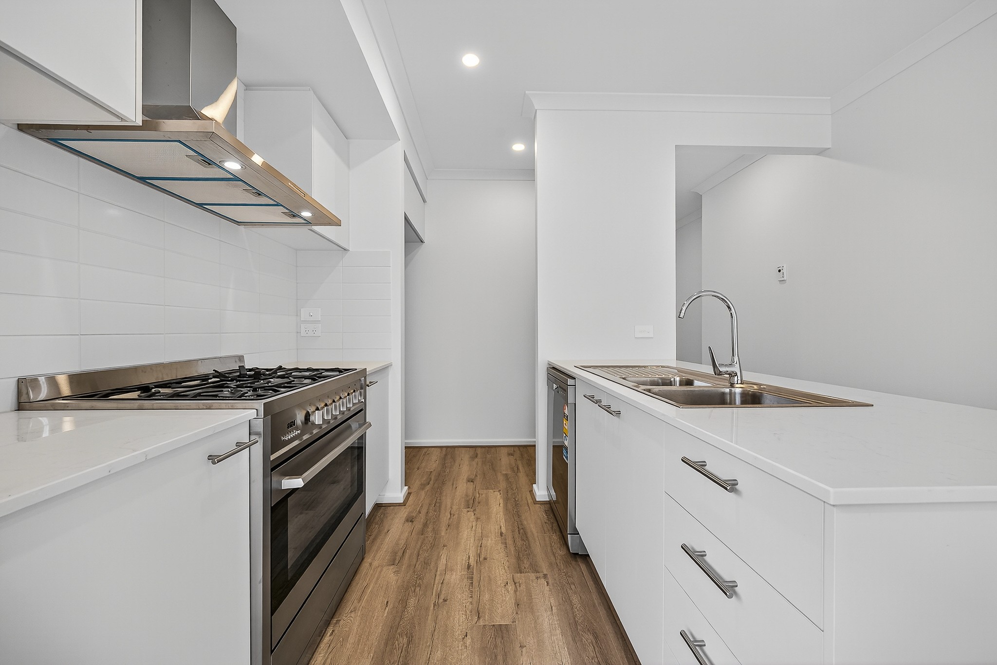 10 Wooli Avenue, Clyde, VIC 3978