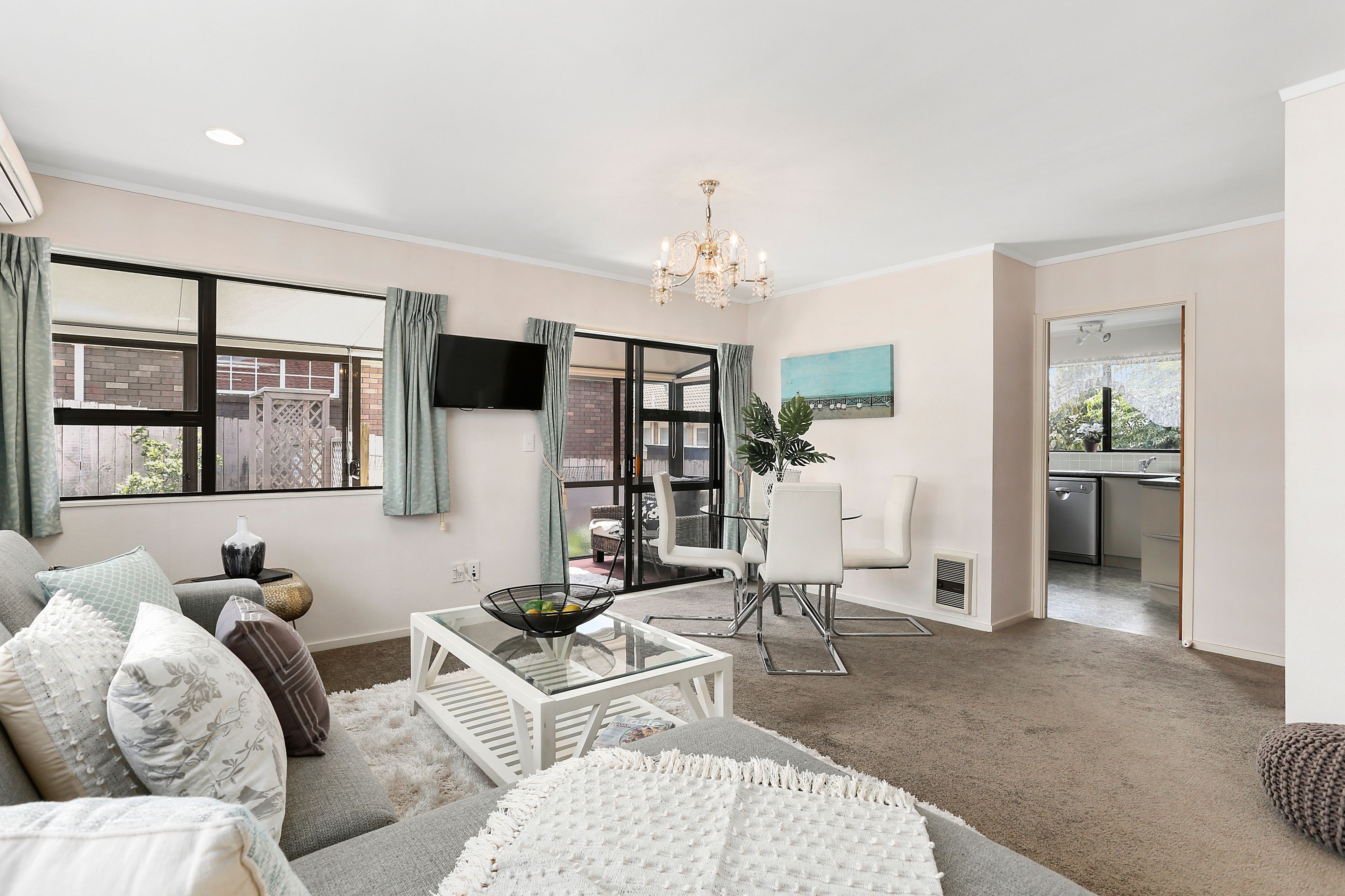 6 Tate Grove, Half Moon Bay, Manukau City