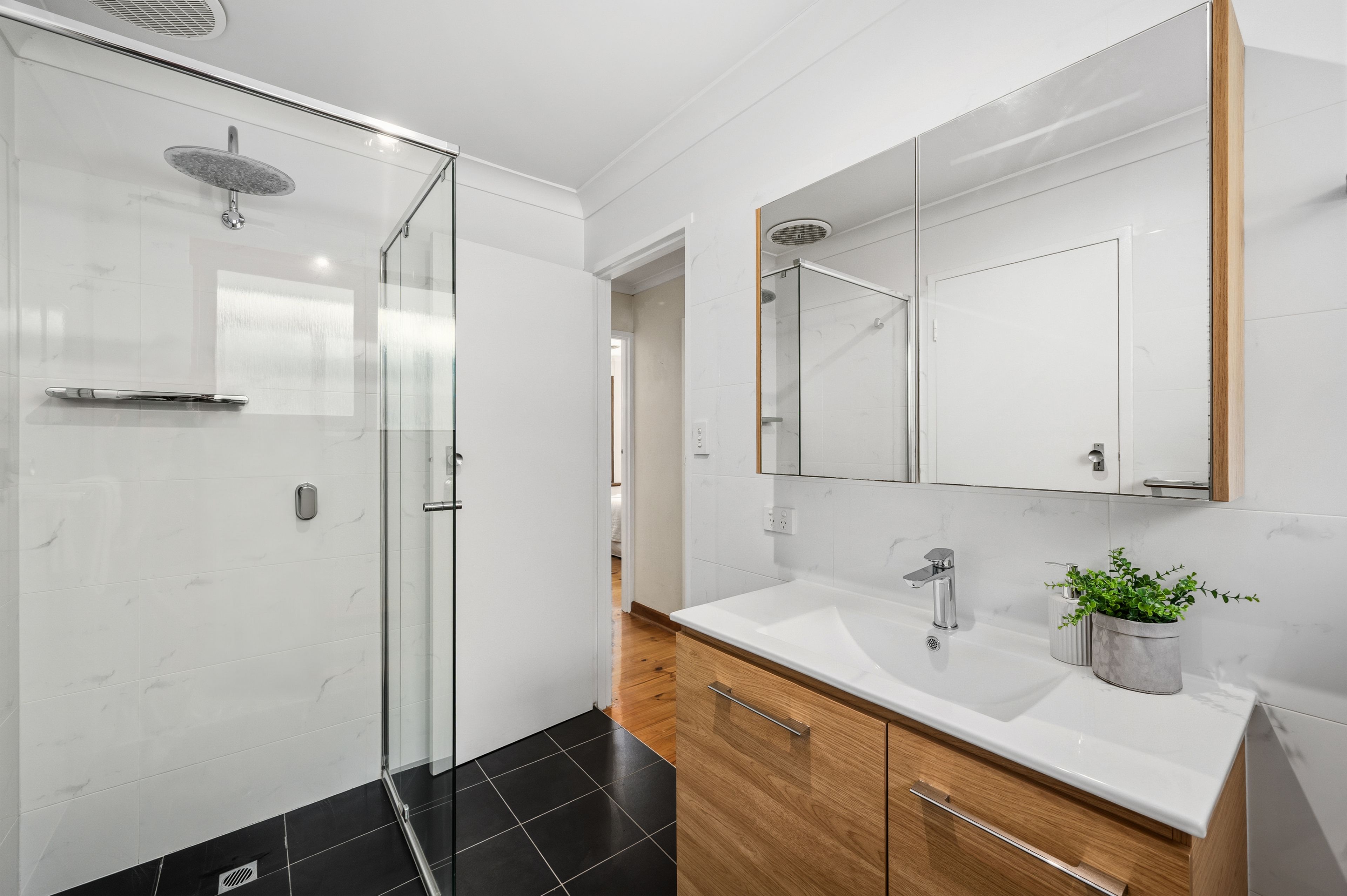 26 Orleana Street — photo 15 of 28