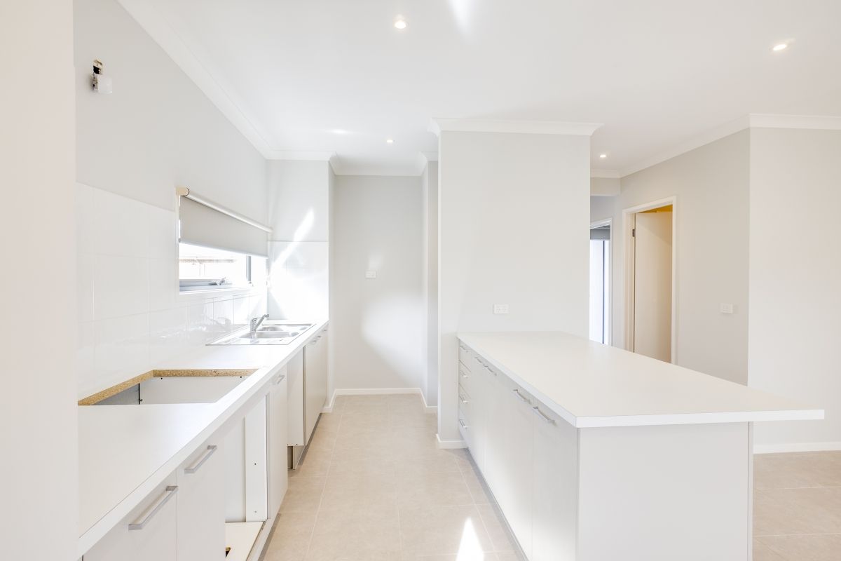 4 Aylesbury Terrace, Werribee, VIC 3030